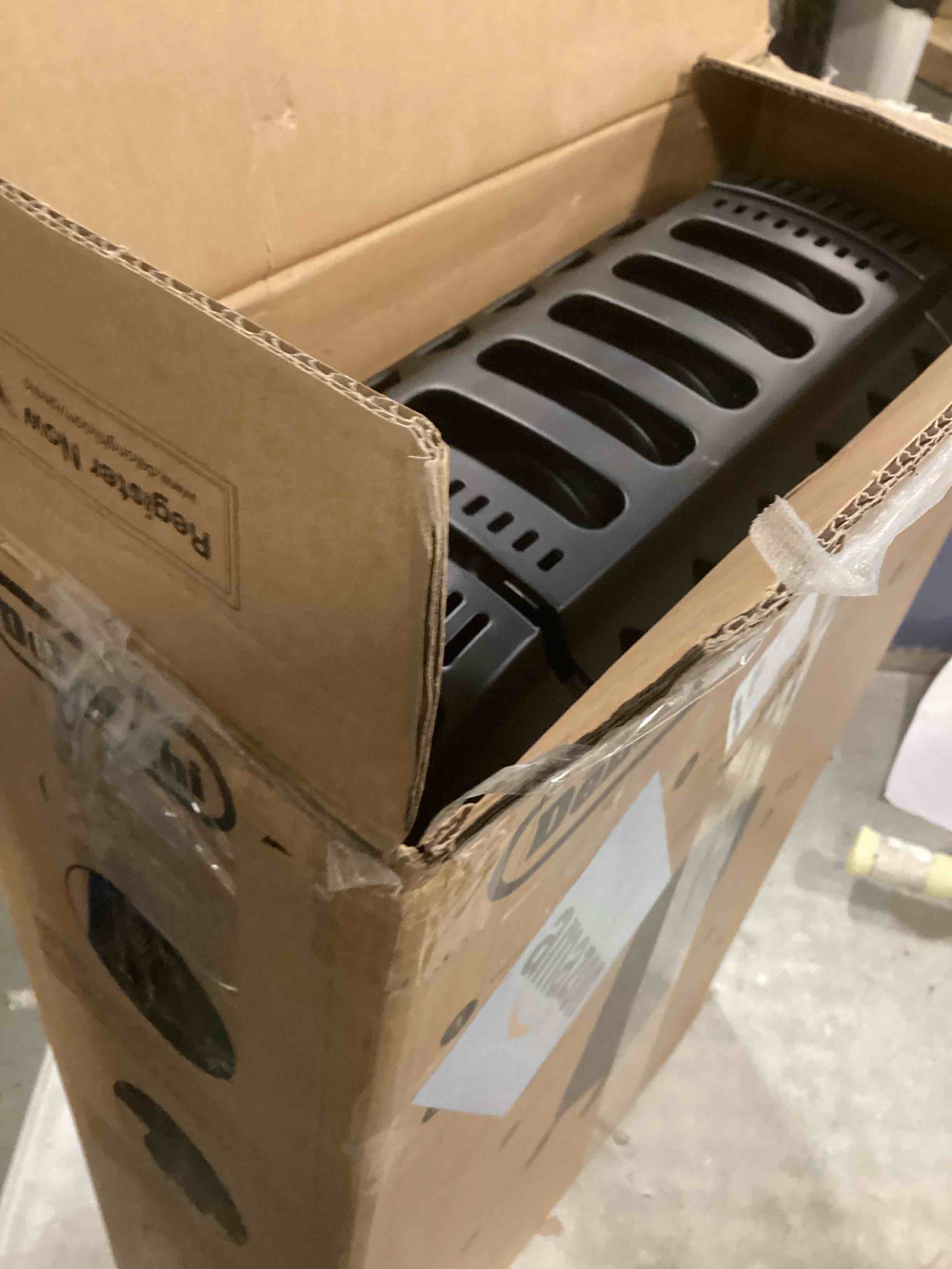 https://s3.amazonaws.com/lotting-images-prod/bidfta/TEA1427311_1743599652454.jpeg