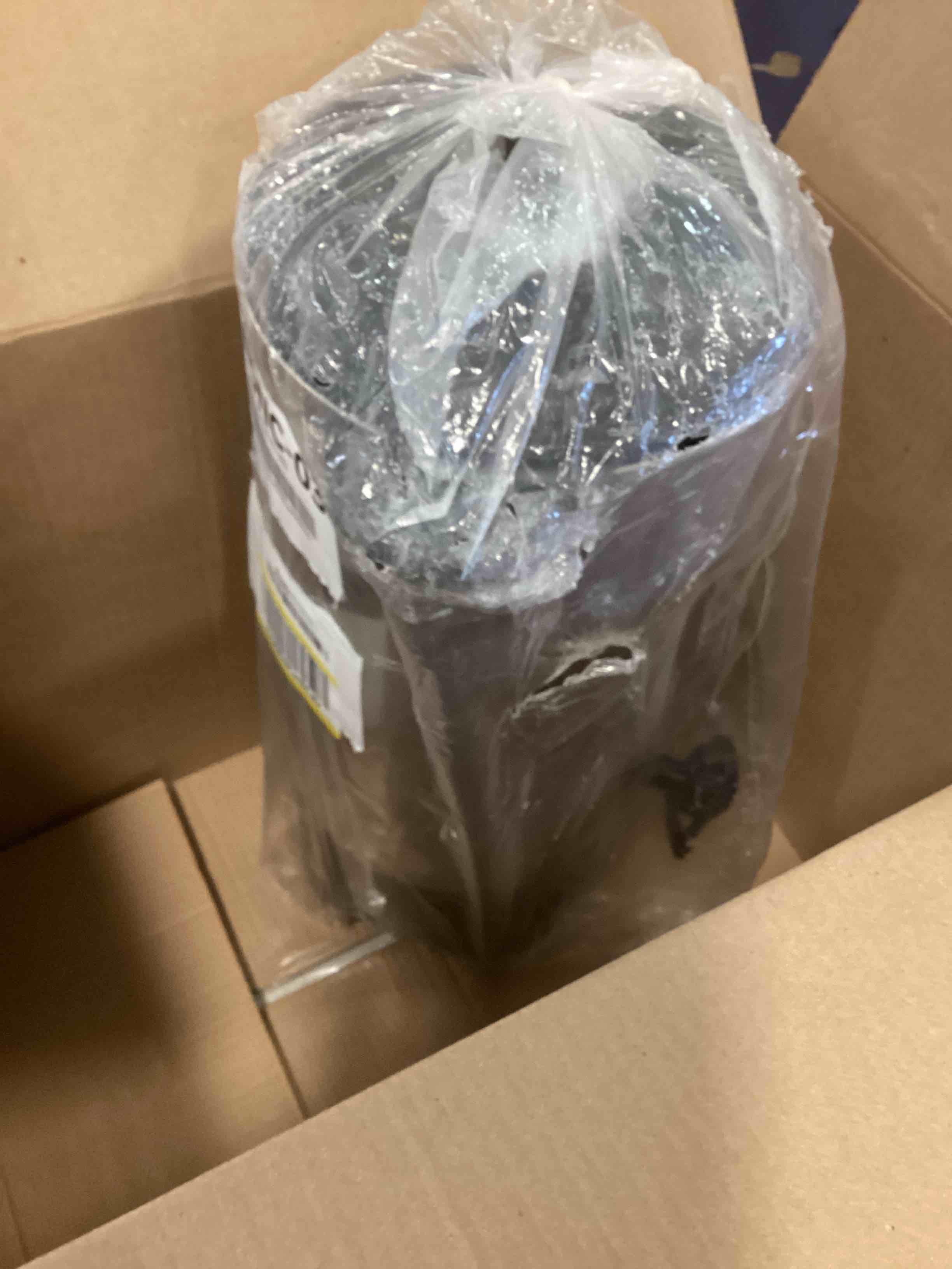 https://s3.amazonaws.com/lotting-images-prod/bidfta/TEA1428043_1744120073572.jpeg