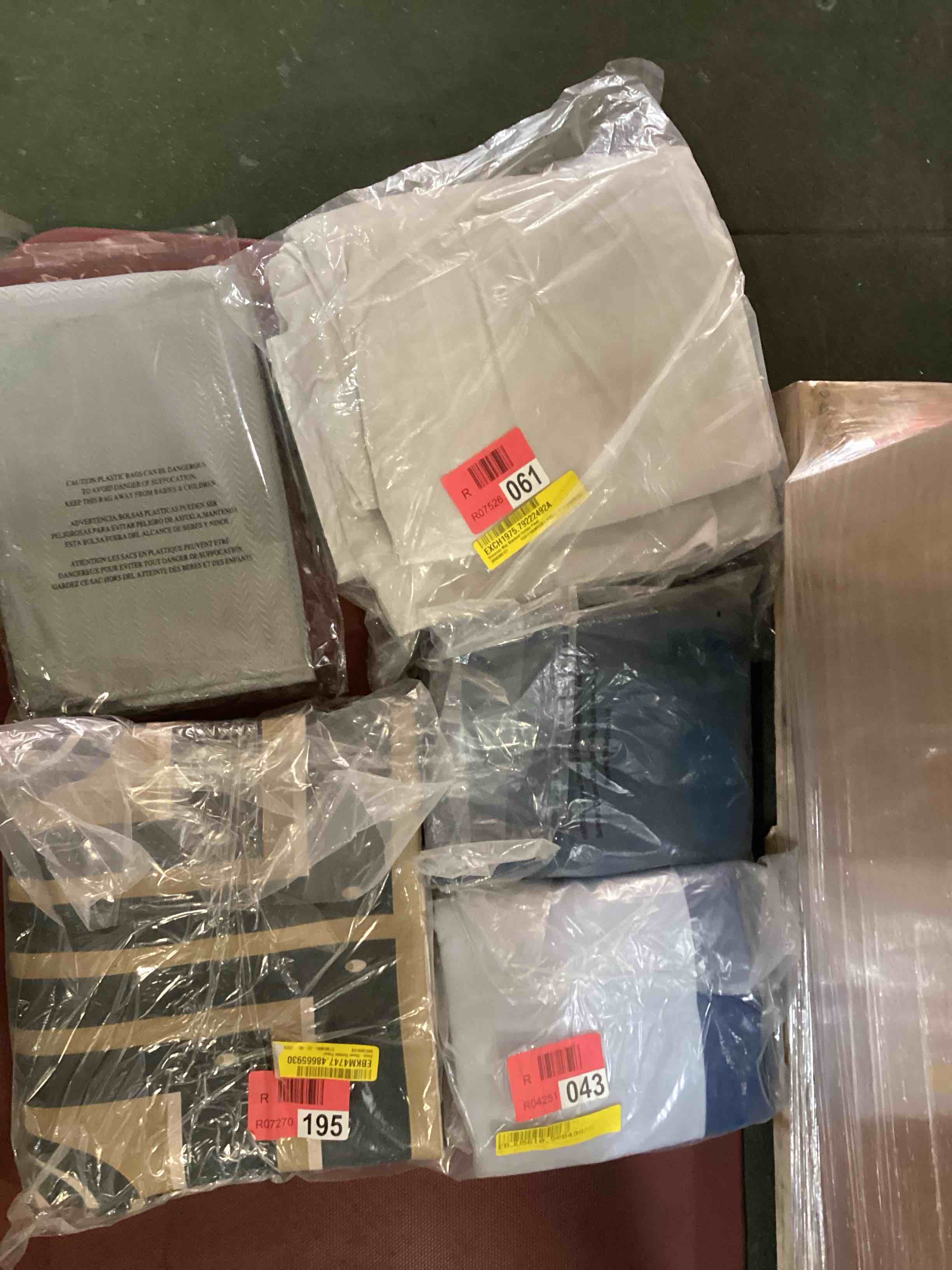 https://s3.amazonaws.com/lotting-images-prod/bidfta/TEA1431796_1744900674973.jpeg