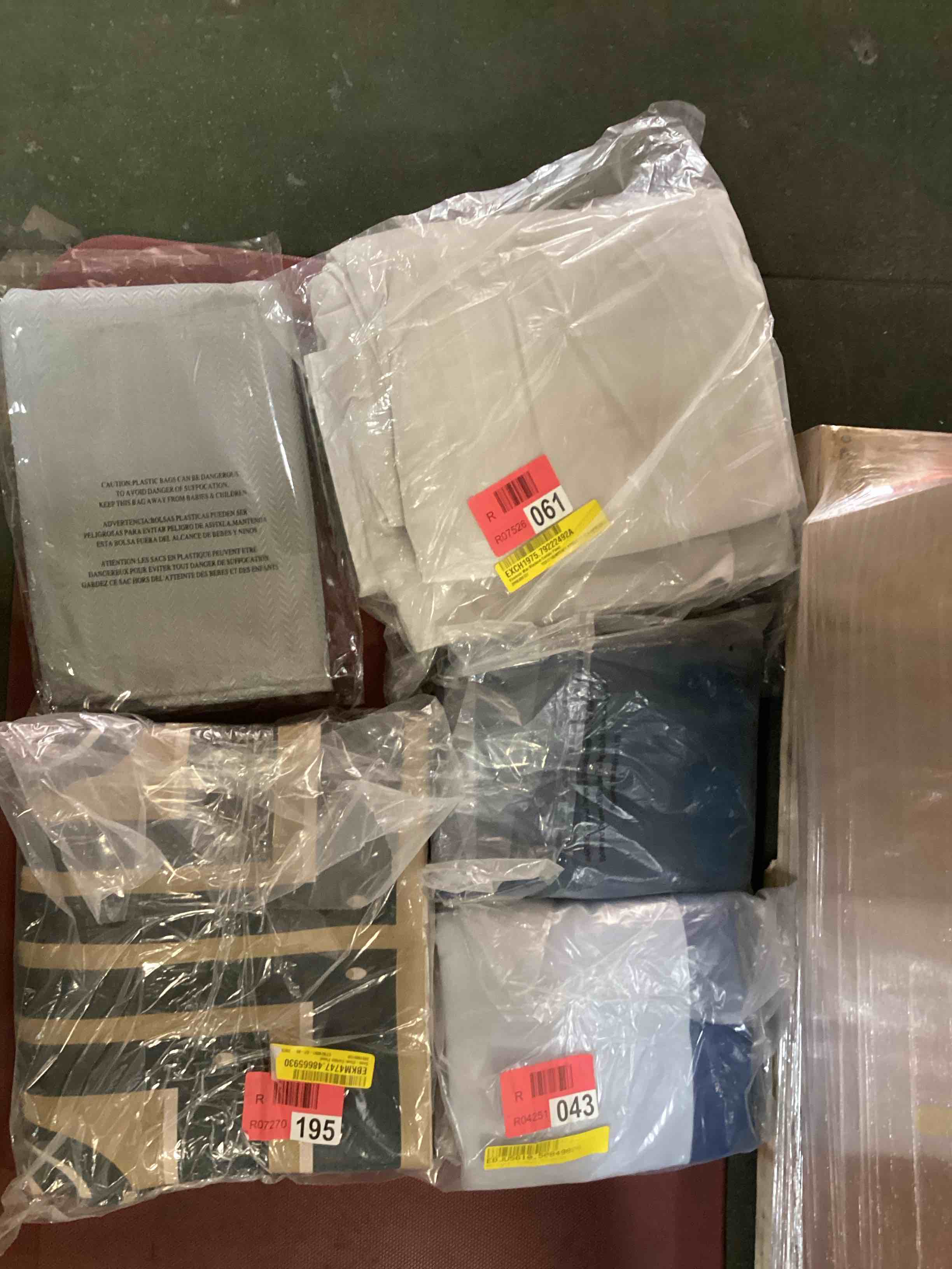 https://s3.amazonaws.com/lotting-images-prod/bidfta/TEA1431796_1744900676747.jpeg