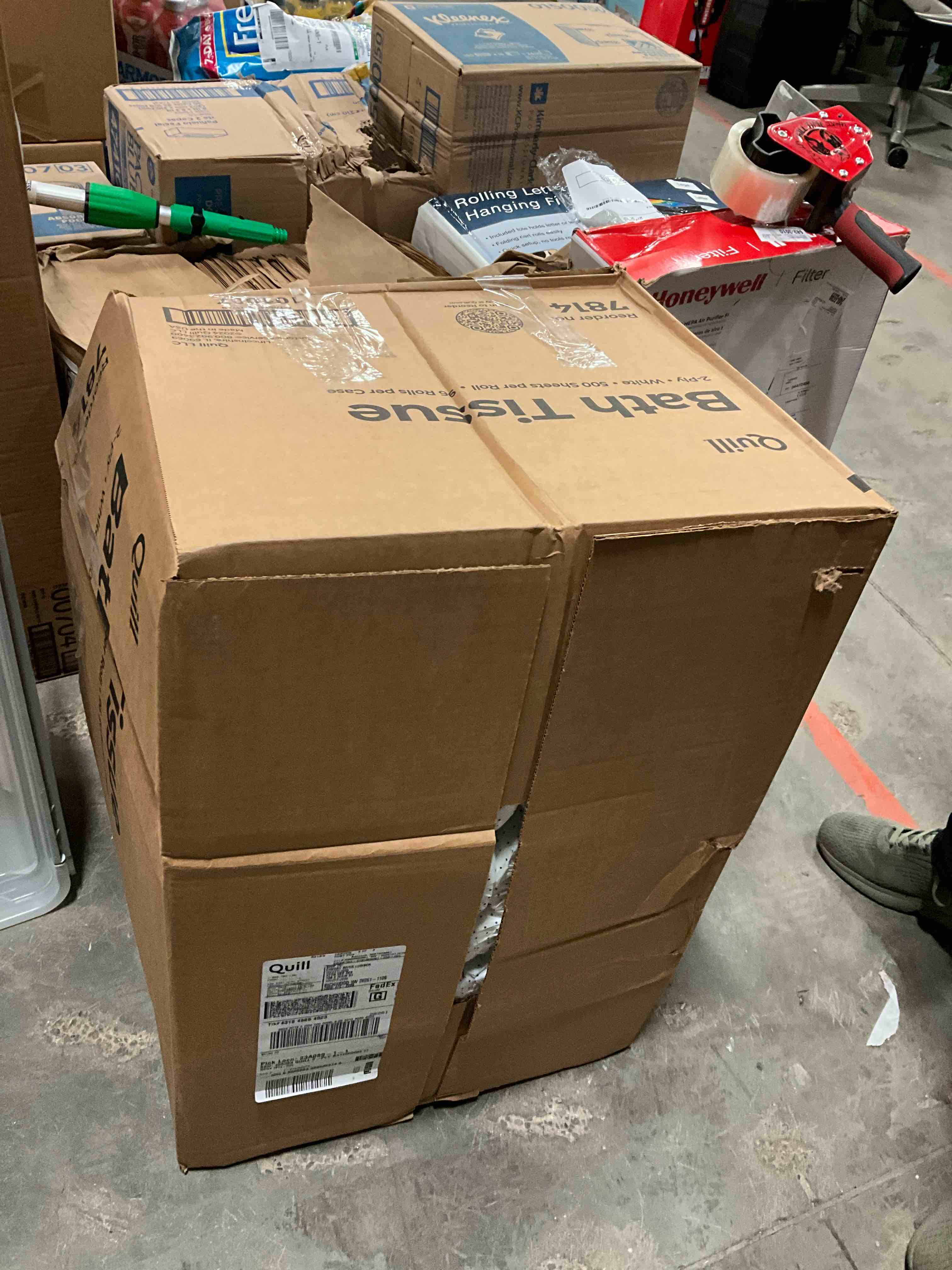 https://s3.amazonaws.com/lotting-images-prod/bidfta/TEA1433904_1741110877912.jpeg