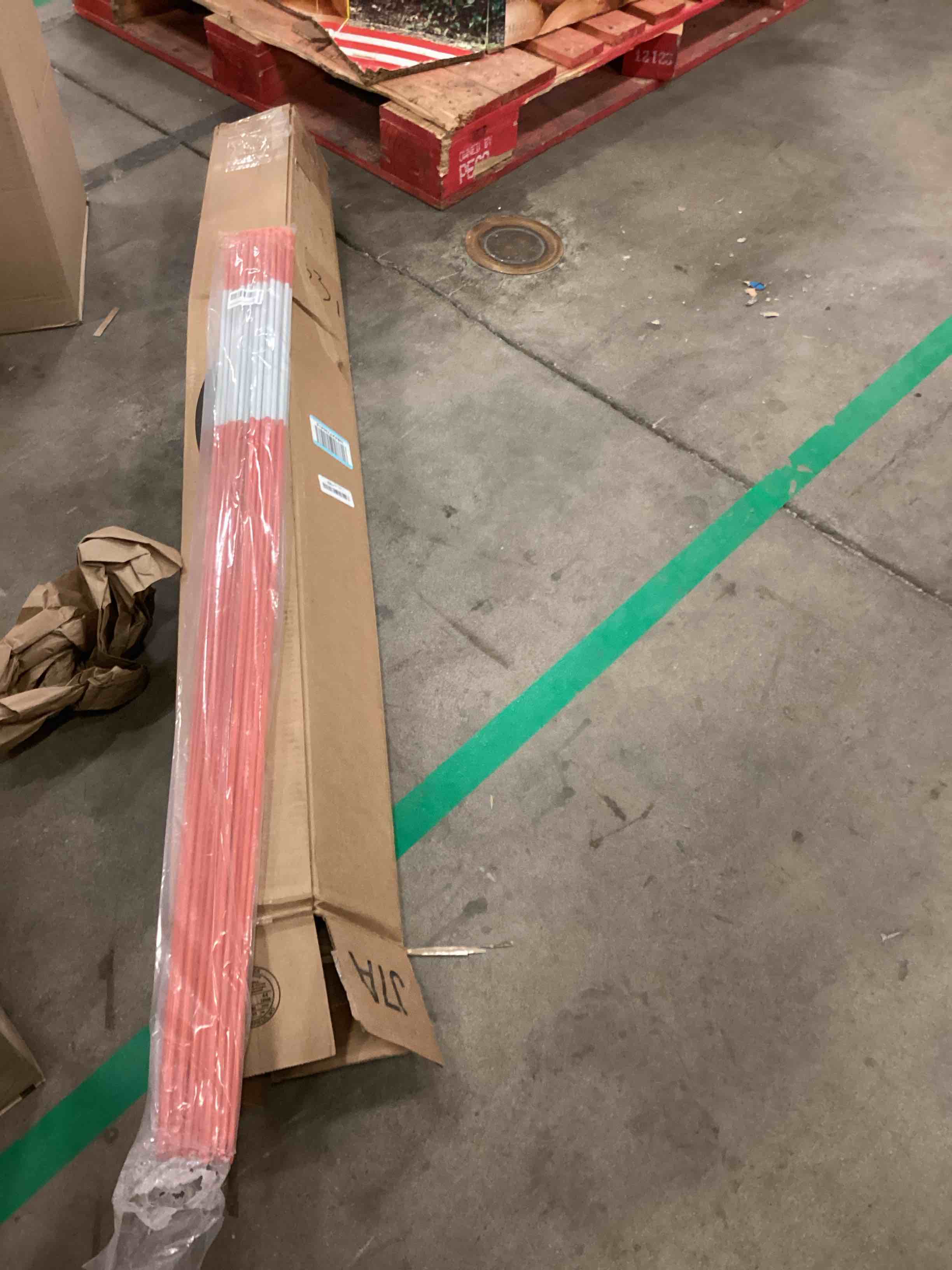 https://s3.amazonaws.com/lotting-images-prod/bidfta/TEA1434823_1741893034034.jpeg