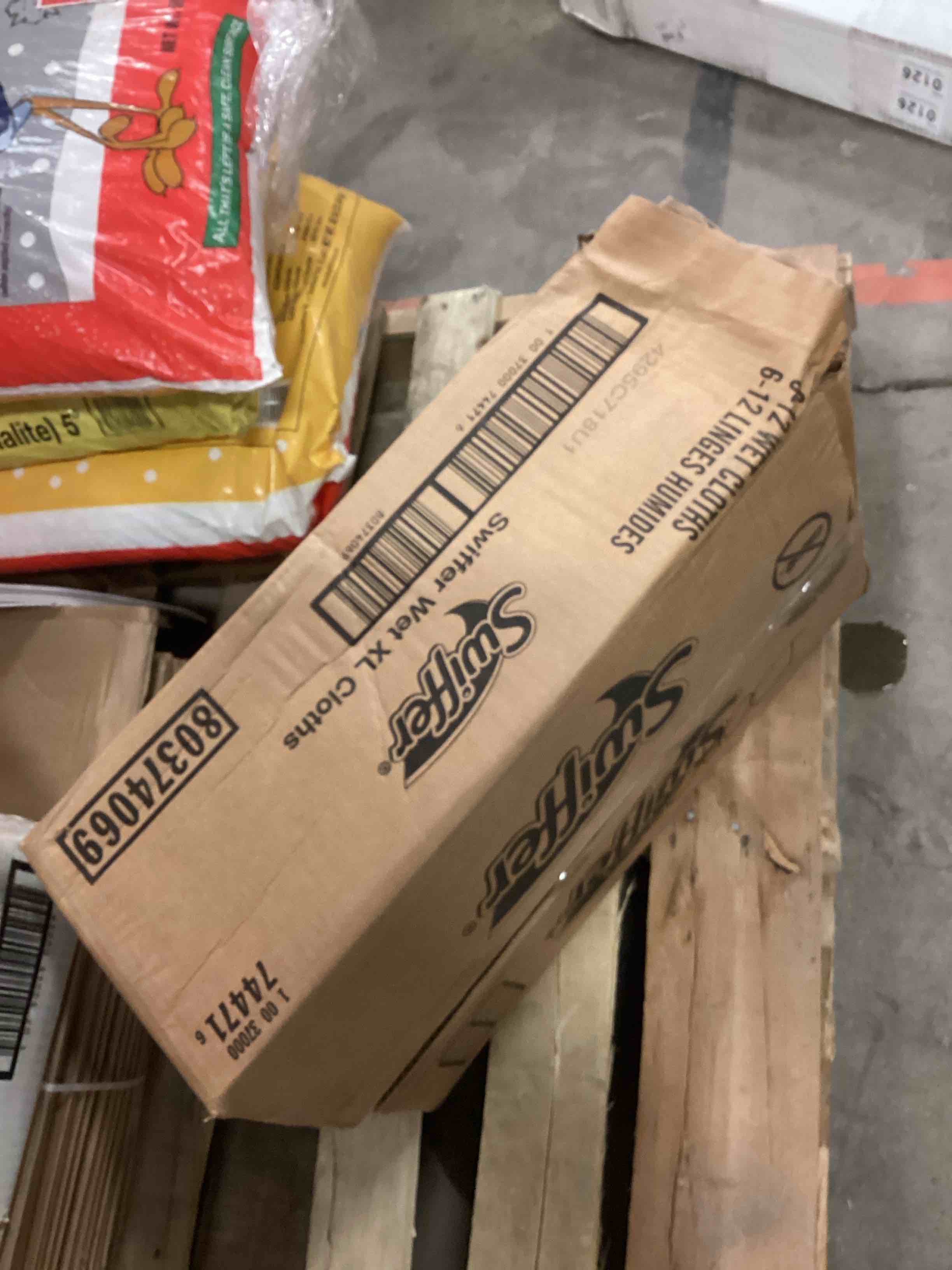 https://s3.amazonaws.com/lotting-images-prod/bidfta/TEA1437685_1740757582051.jpeg