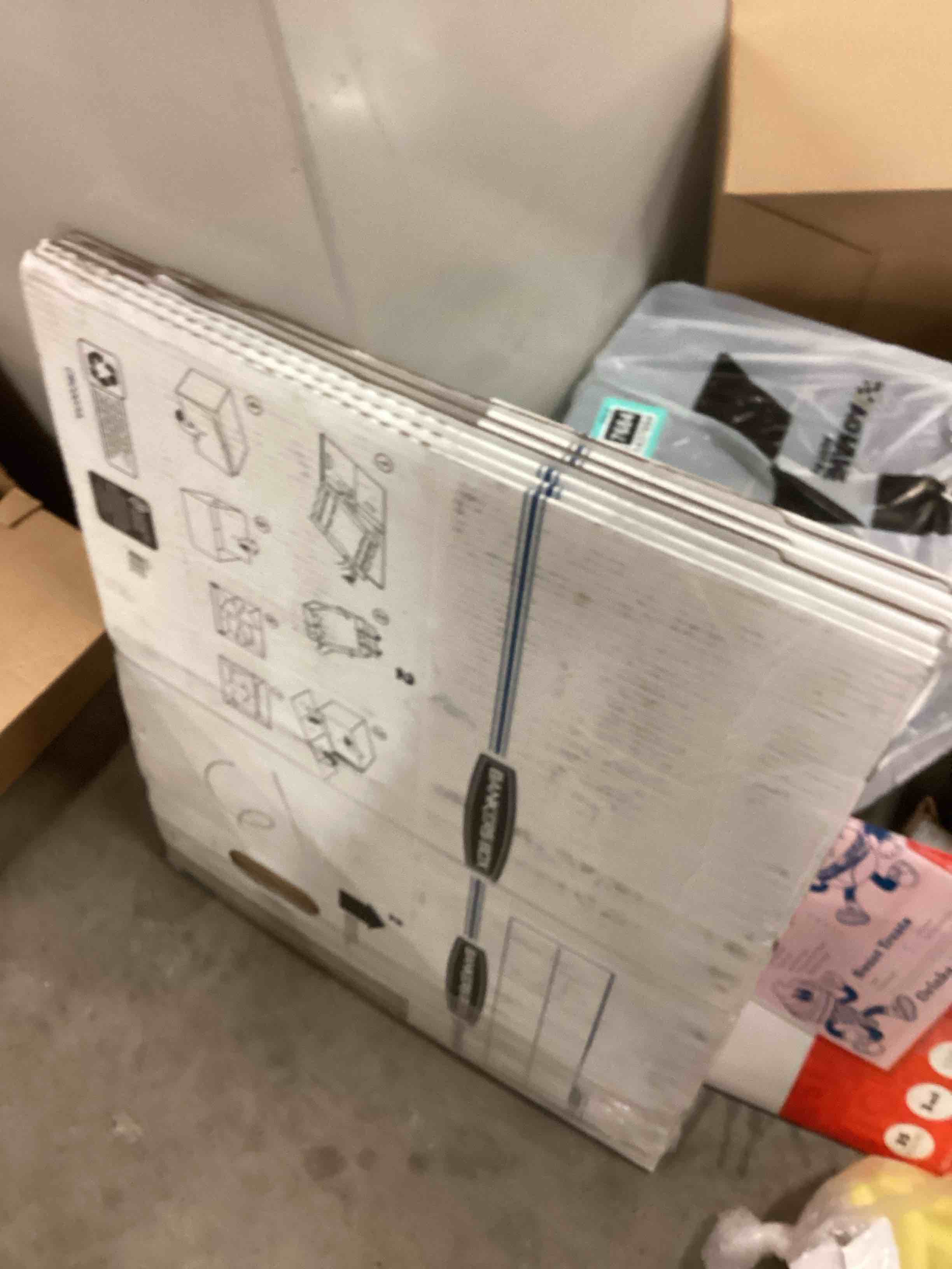 https://s3.amazonaws.com/lotting-images-prod/bidfta/TEA1437689_1740758216382.jpeg