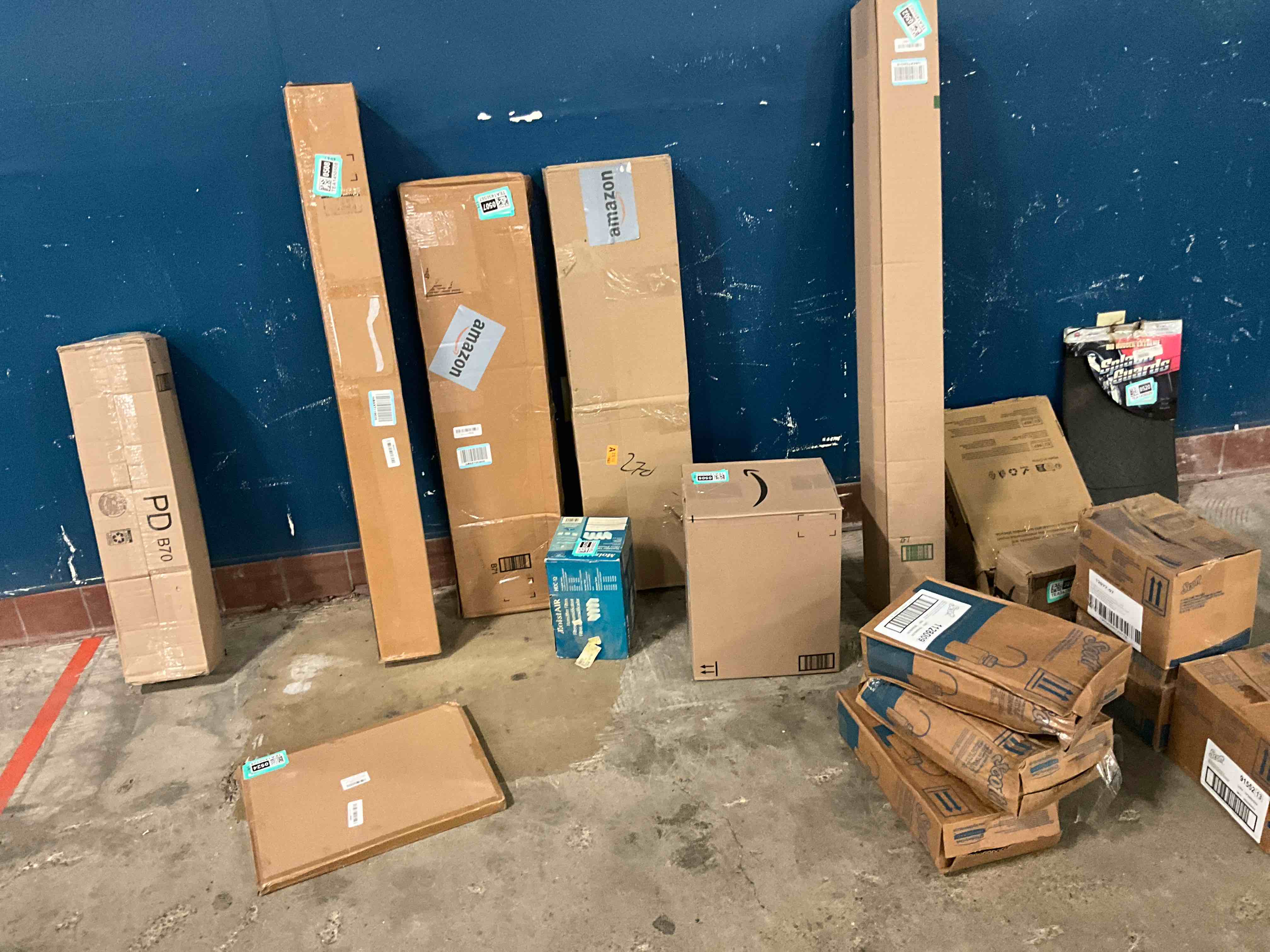 https://s3.amazonaws.com/lotting-images-prod/bidfta/TEA1450491_1757691019072.jpeg