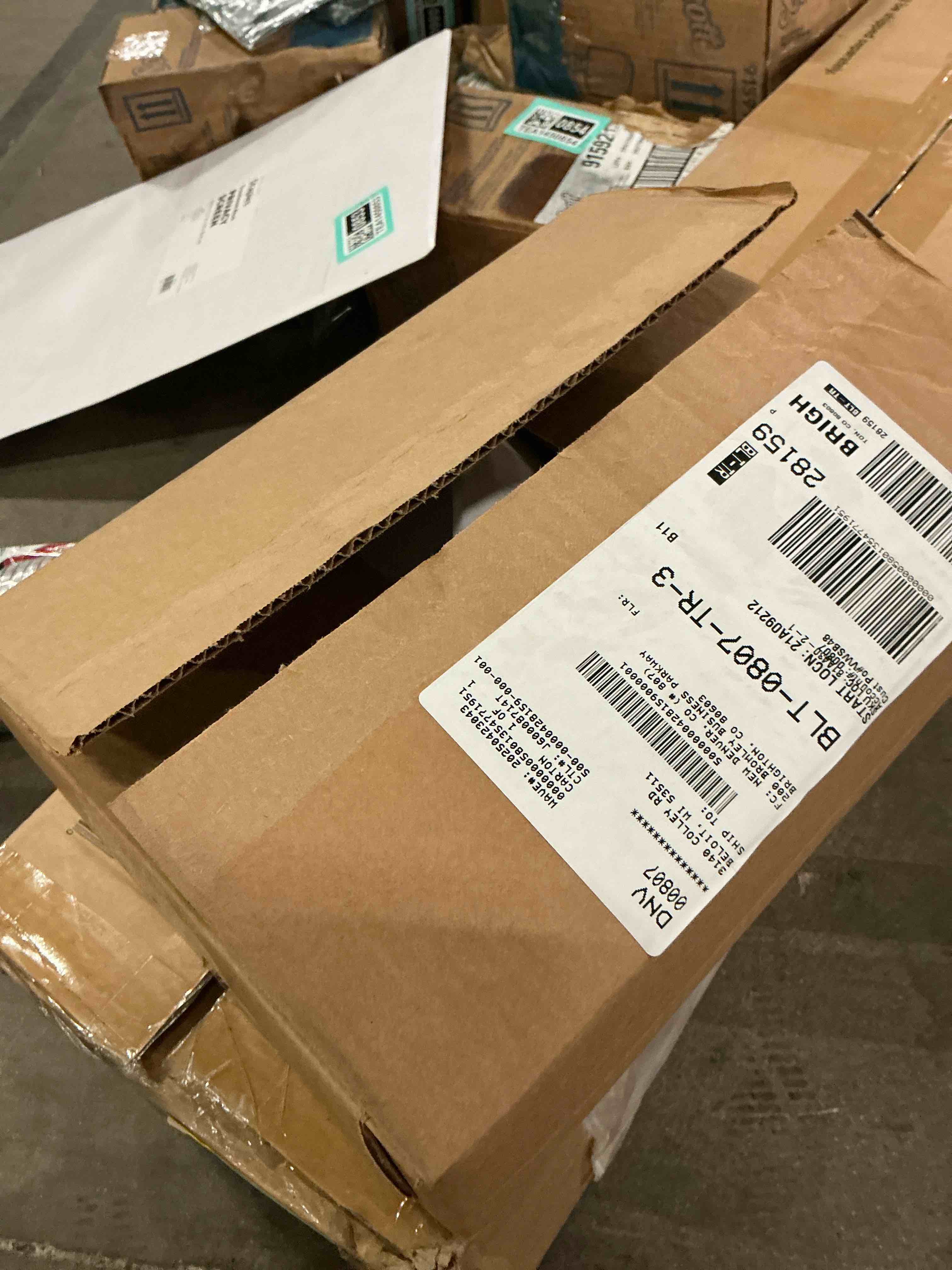 https://s3.amazonaws.com/lotting-images-prod/bidfta/TEA1450850_1757342891015.jpeg