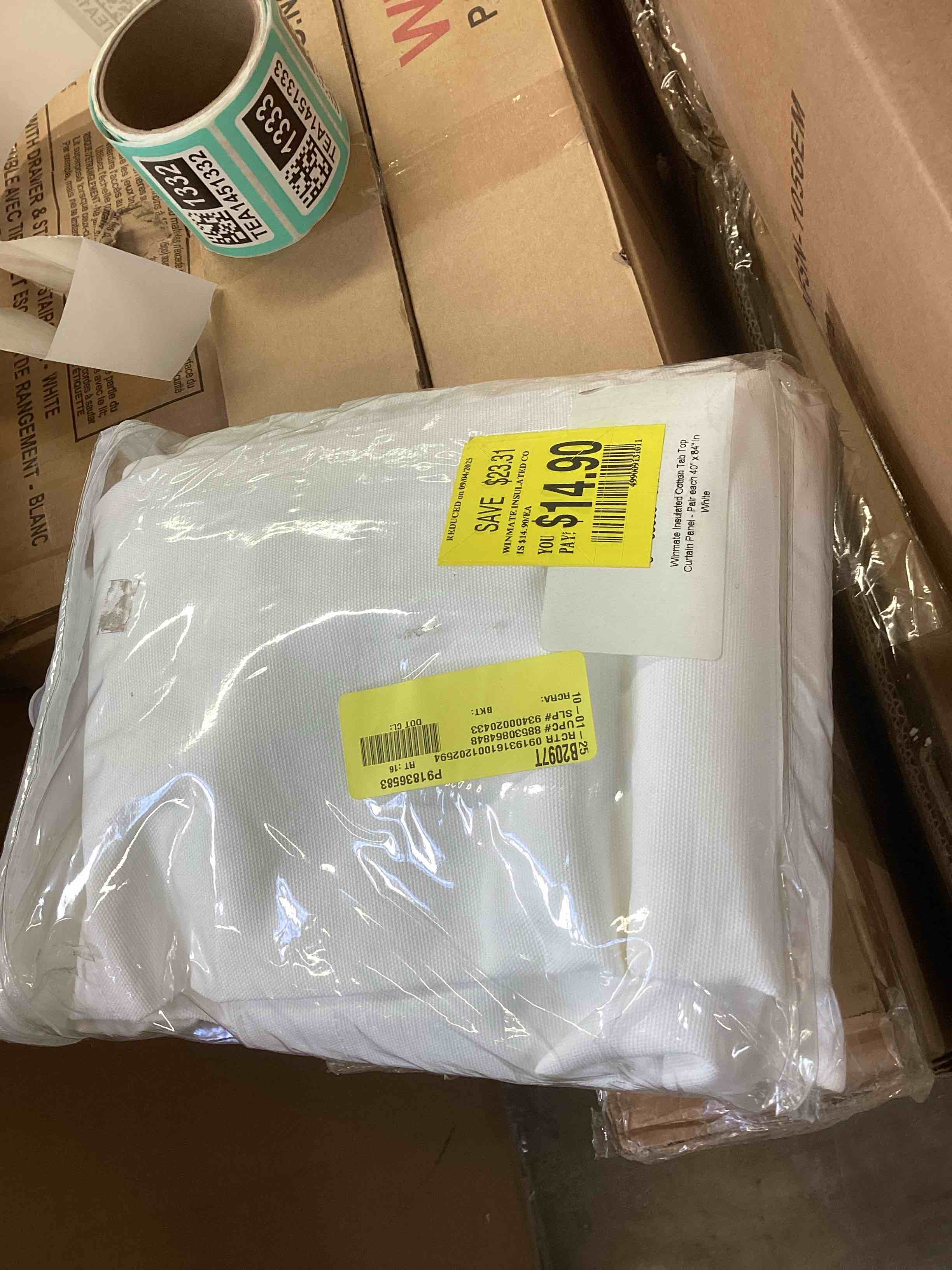 Curtains for living room or bedroom unknown measures,.