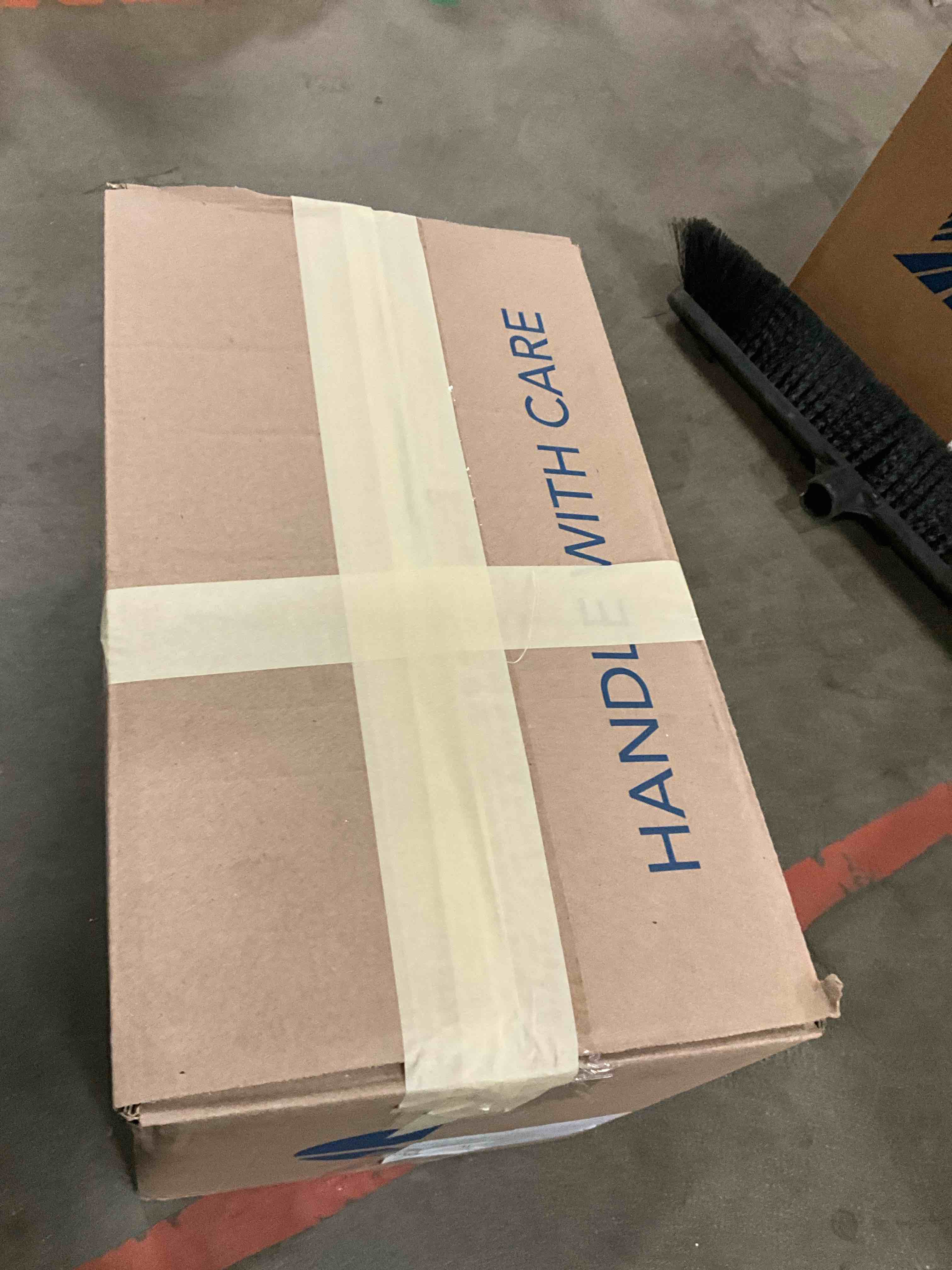 https://s3.amazonaws.com/lotting-images-prod/bidfta/TEA1452823_1757949732442.jpeg
