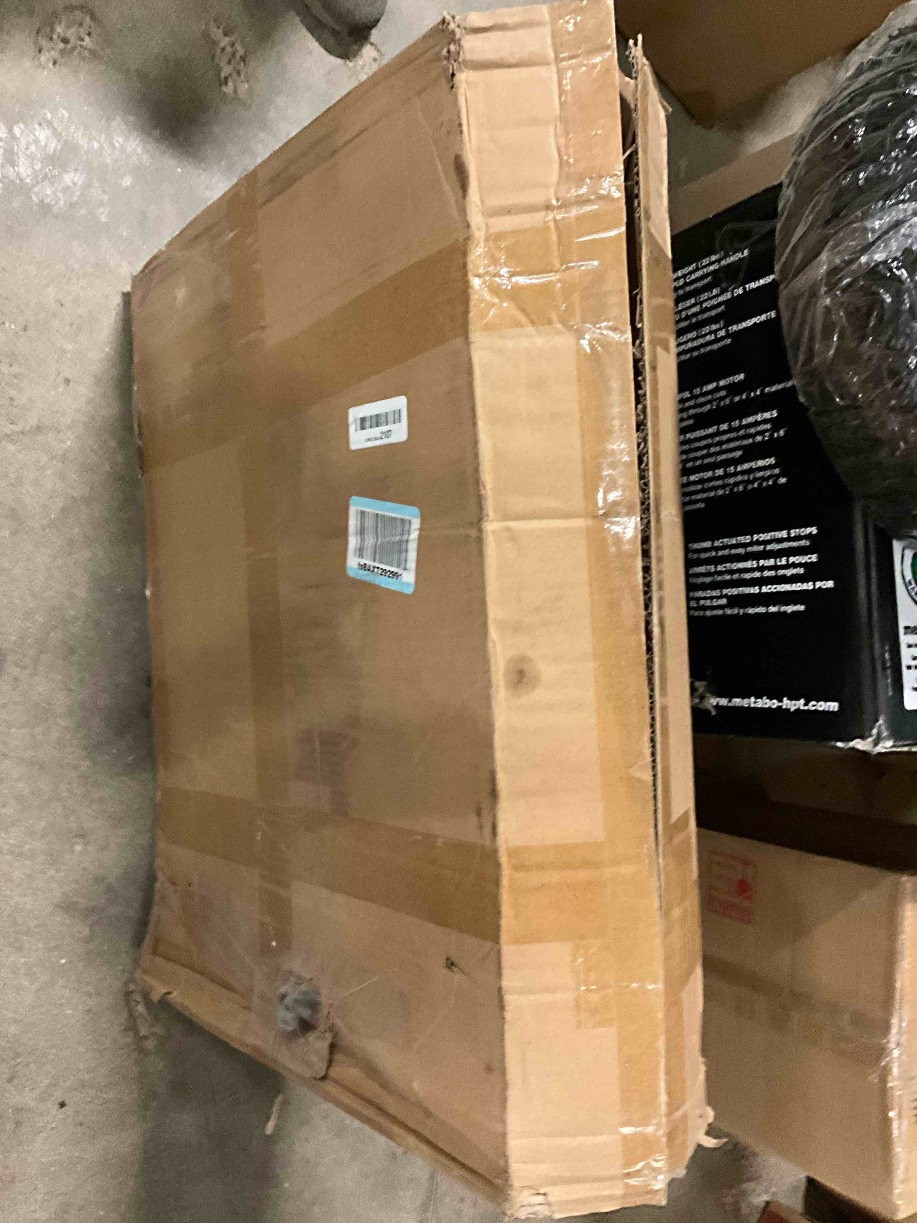 https://s3.amazonaws.com/lotting-images-prod/bidfta/TEA1454868_1747330343994.jpeg