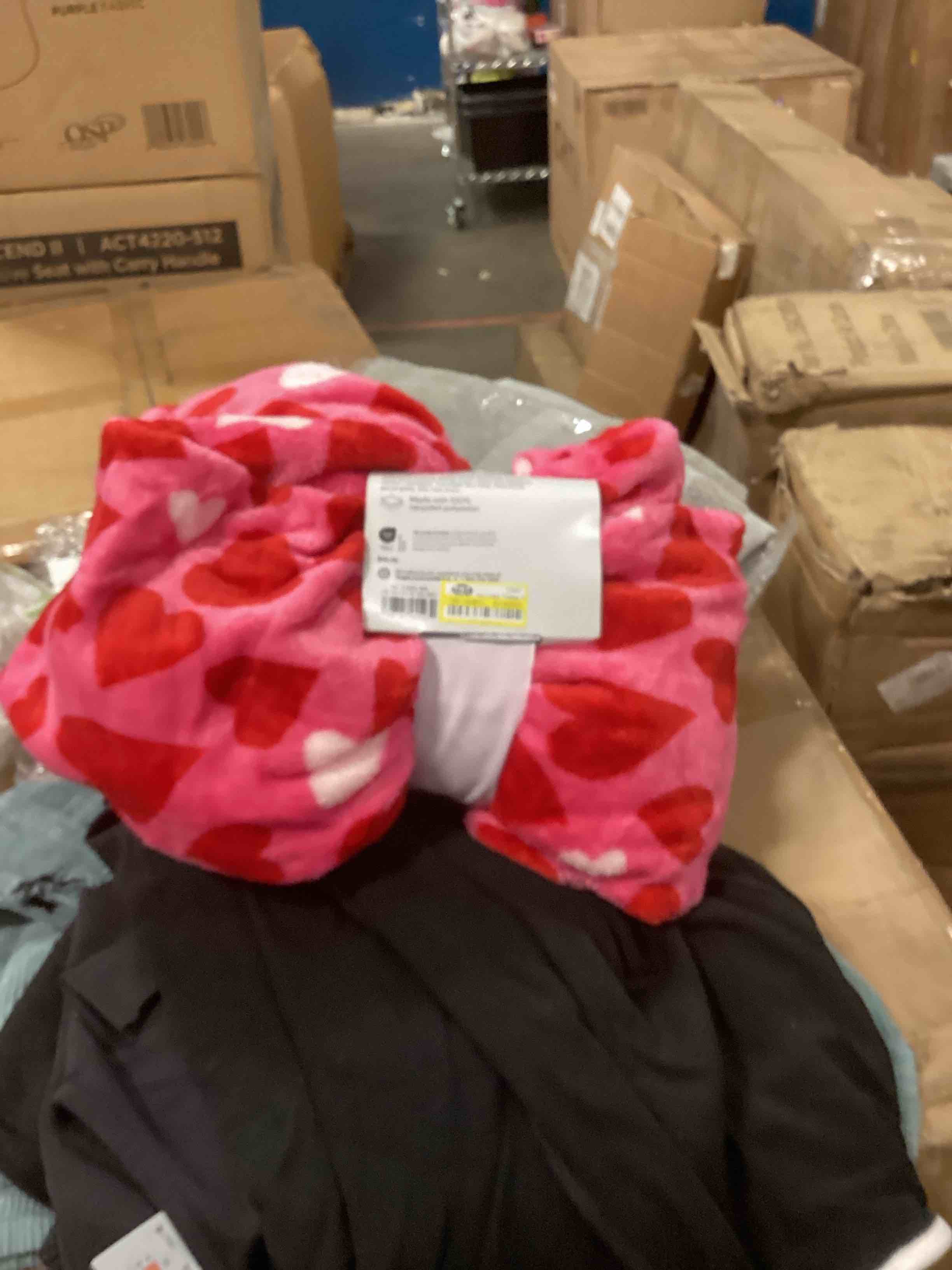 https://s3.amazonaws.com/lotting-images-prod/bidfta/TEA1455942_1749826005254.jpeg
