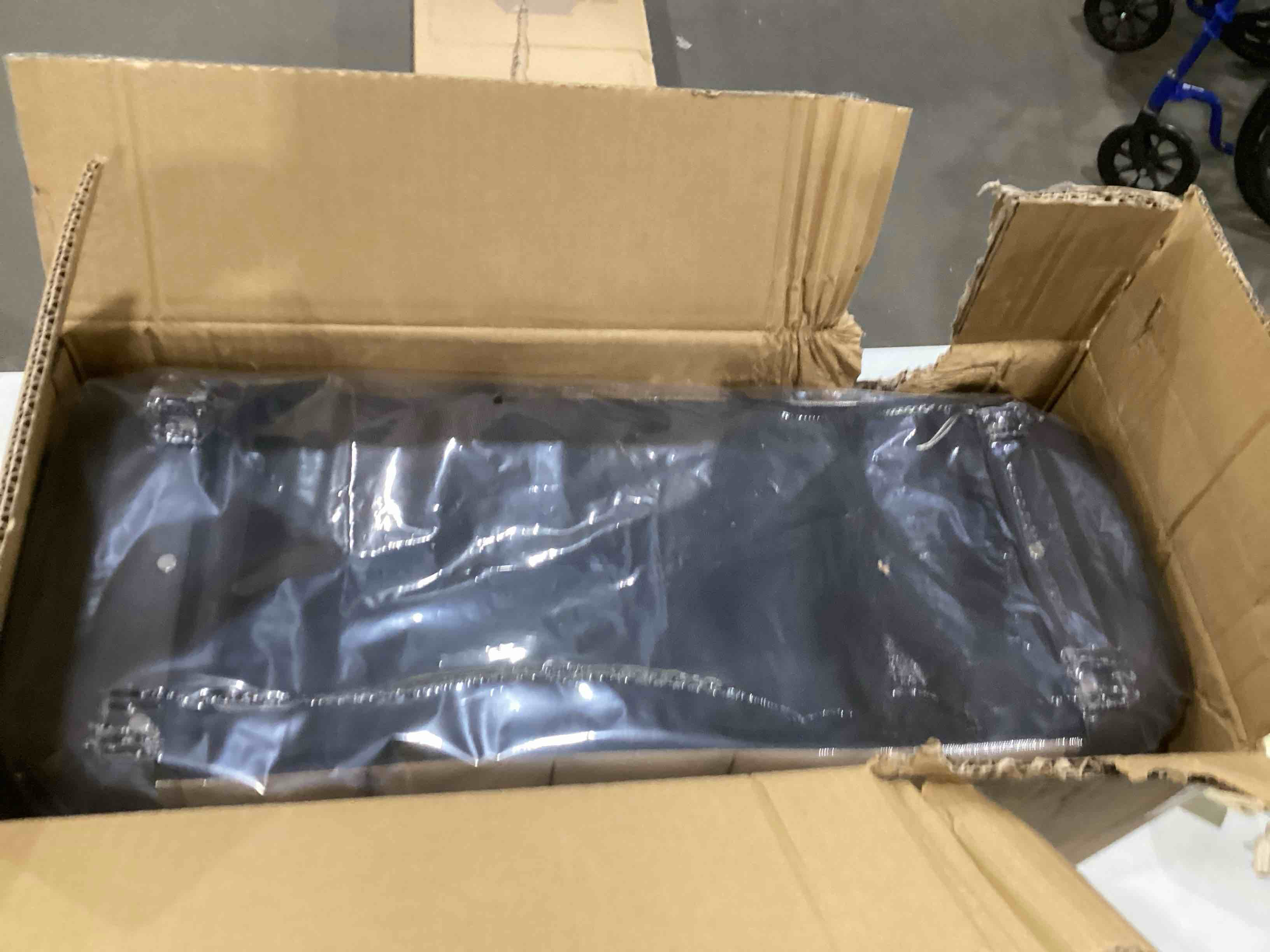 https://s3.amazonaws.com/lotting-images-prod/bidfta/TEA1459636_1741356006083.jpeg