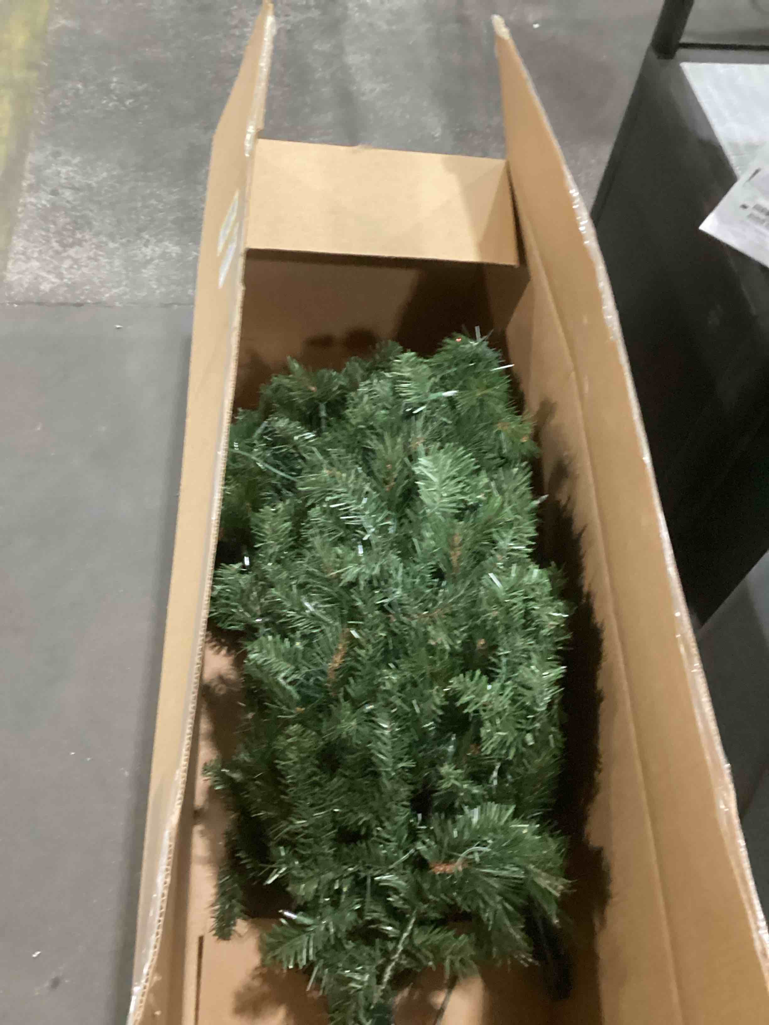CHRISTMAS TREE NO ORIGINAL BOX UNKNOWN SIZE “
