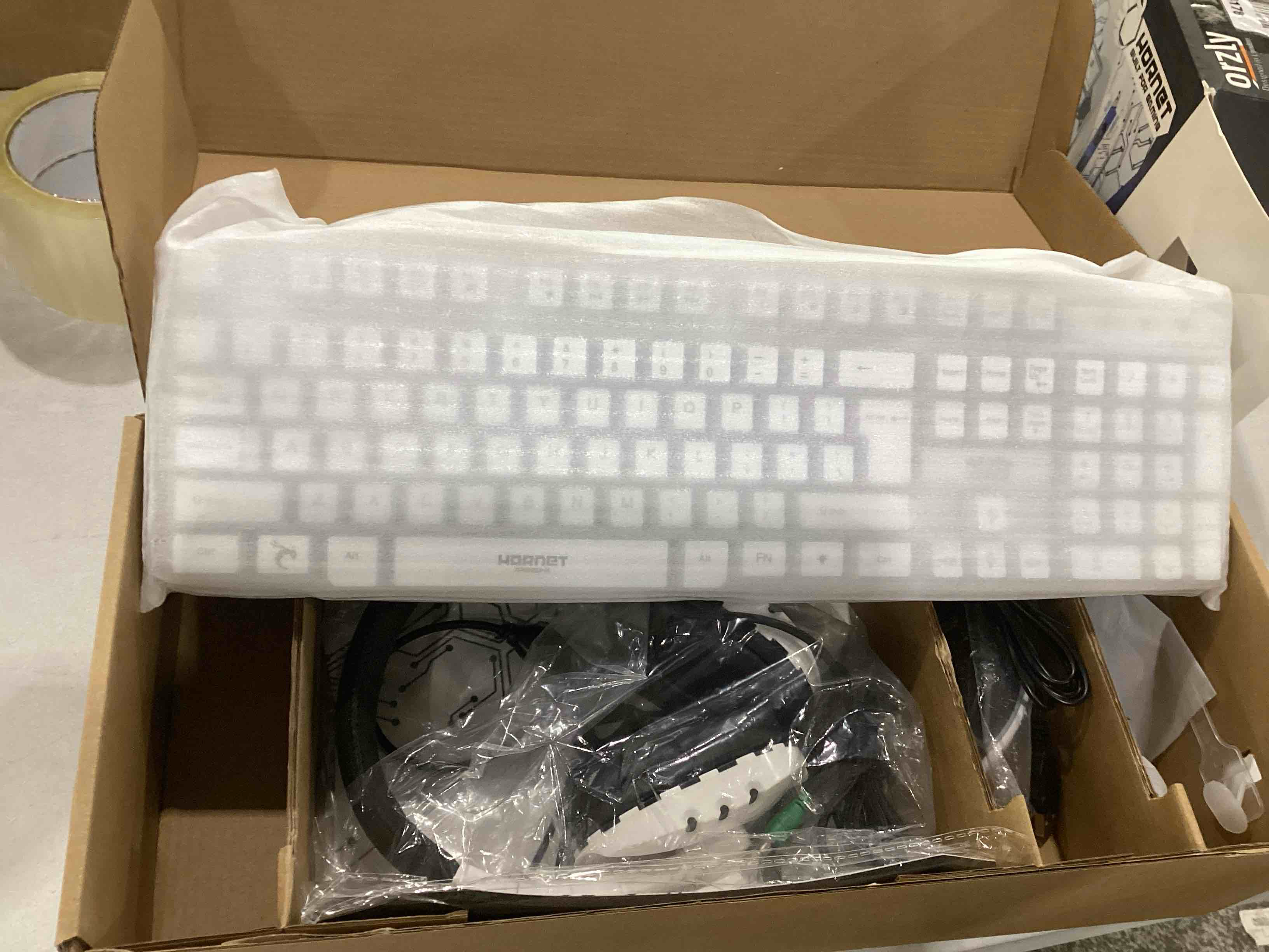 https://s3.amazonaws.com/lotting-images-prod/bidfta/TEA1464373_1744822406315.jpeg