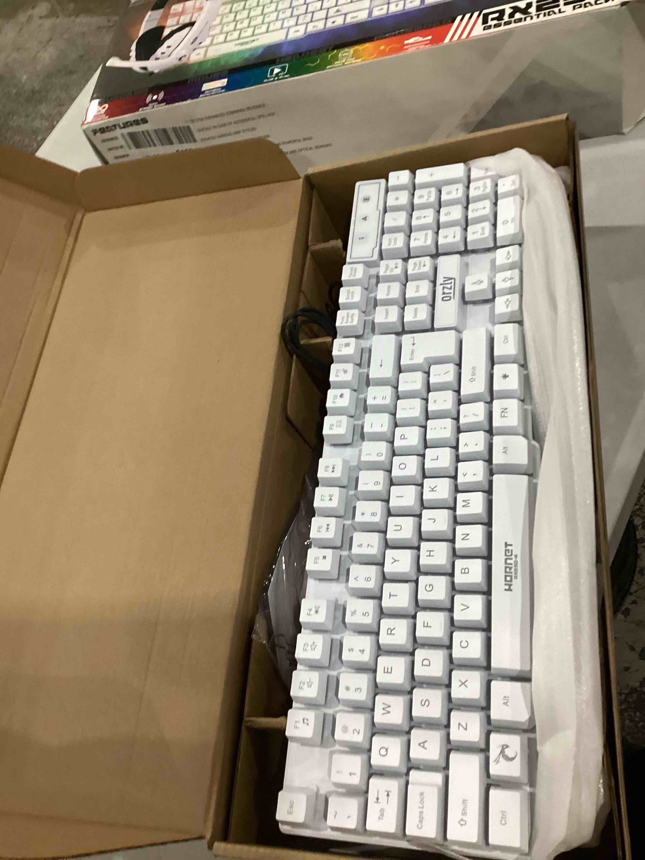 https://s3.amazonaws.com/lotting-images-prod/bidfta/TEA1465405_1745530960209.jpeg