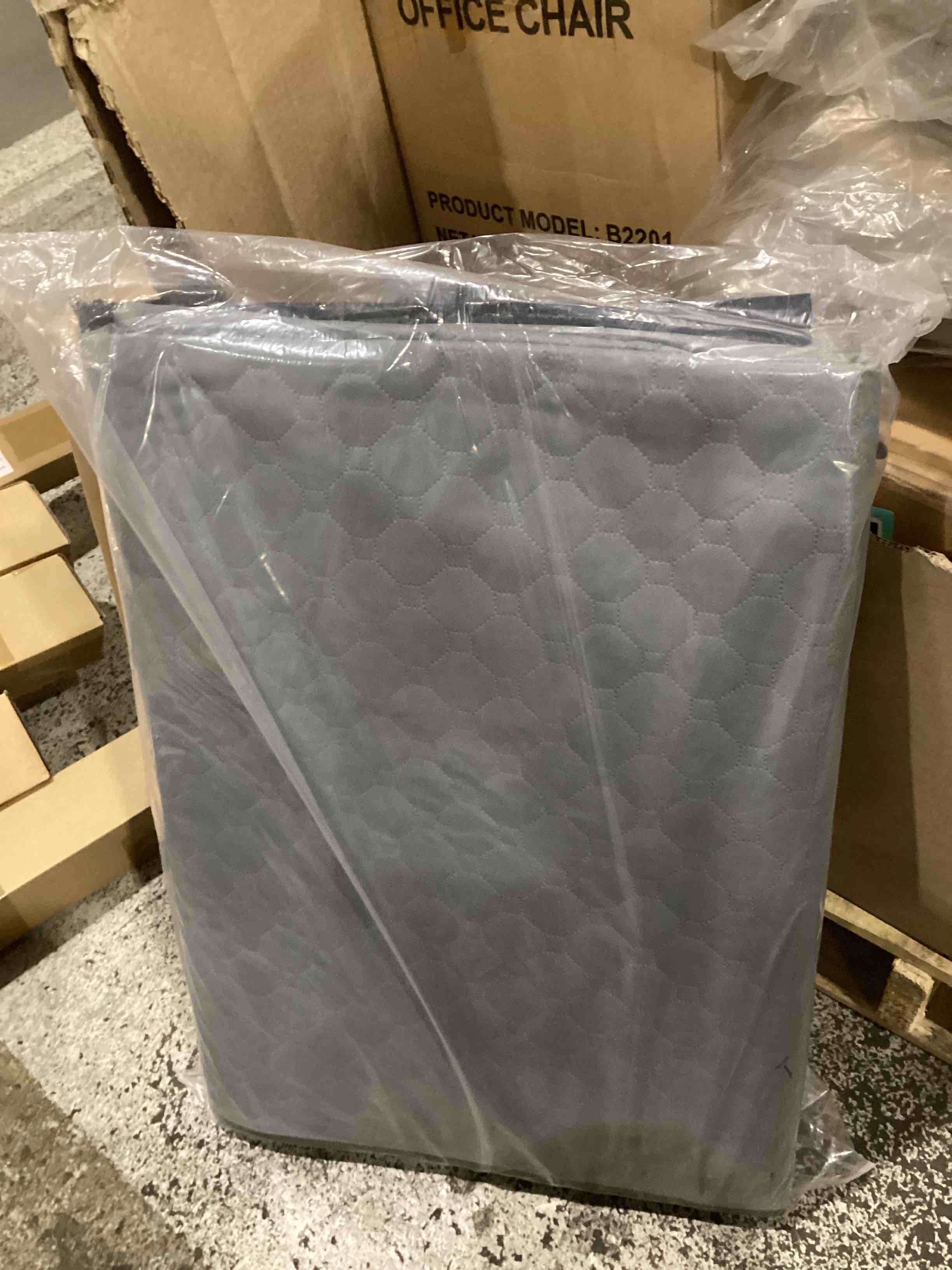https://s3.amazonaws.com/lotting-images-prod/bidfta/TEA1465709_1745598722343.jpeg