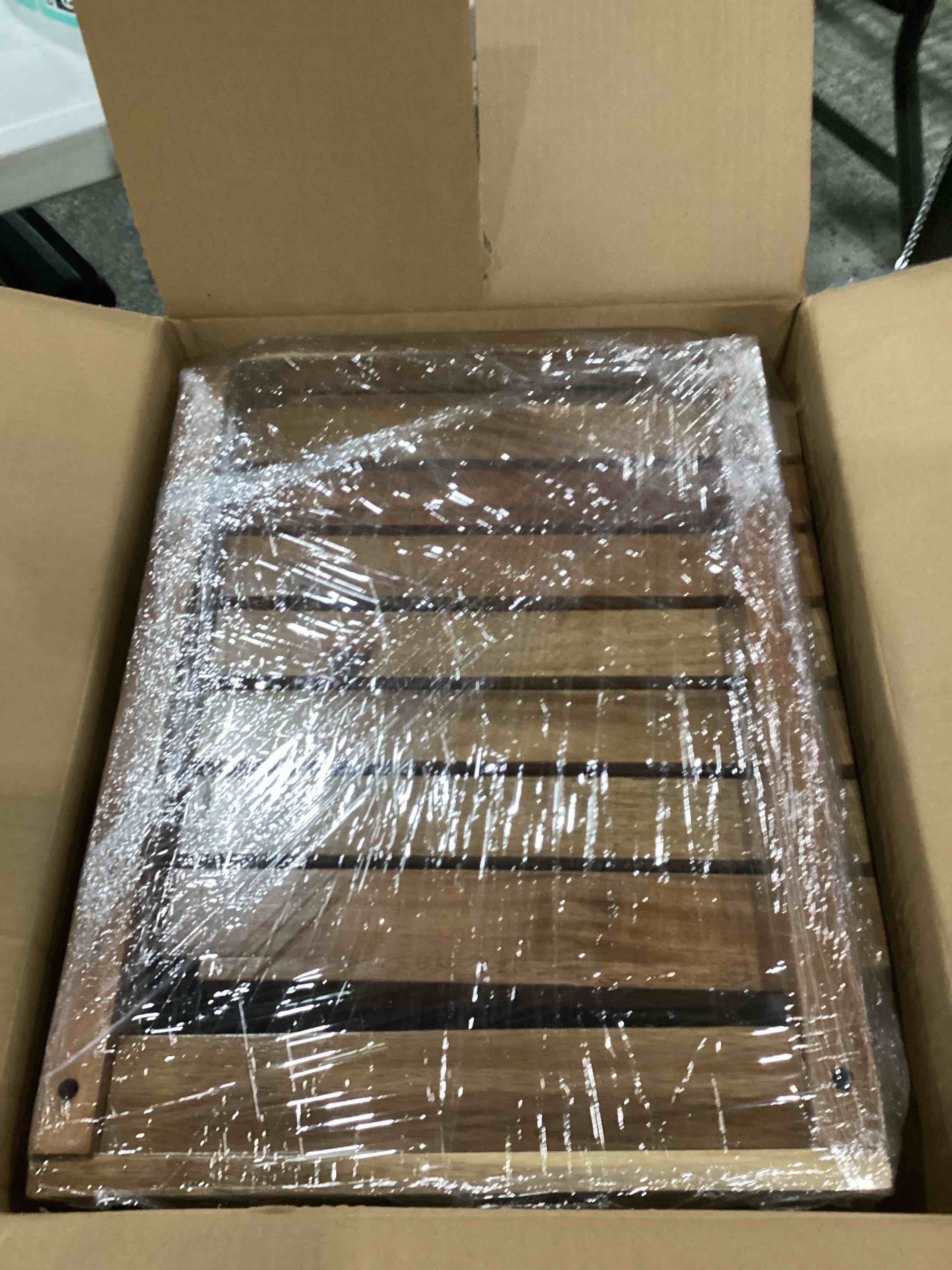 https://s3.amazonaws.com/lotting-images-prod/bidfta/TEA1465719_1745599233959.jpeg