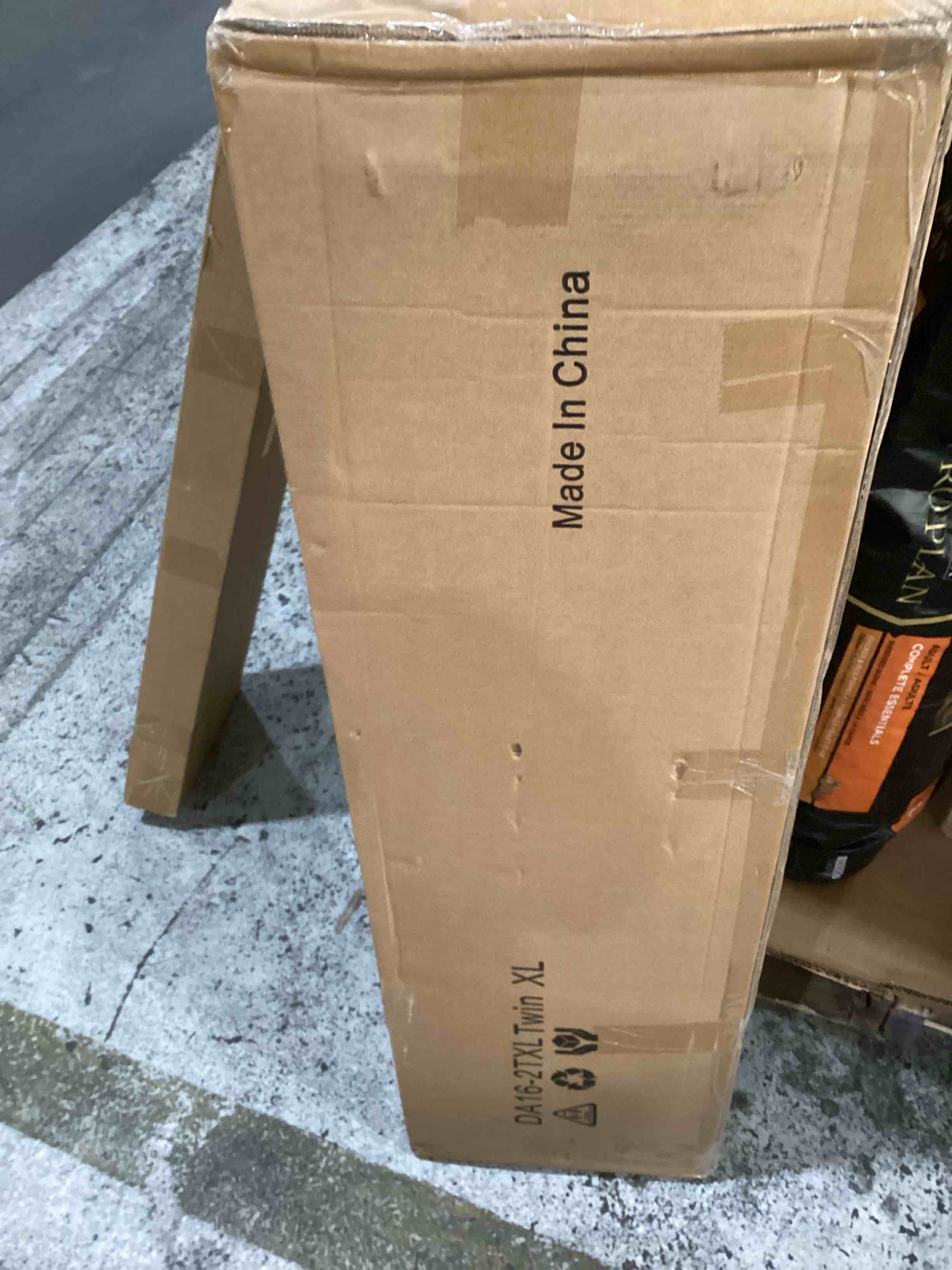 https://s3.amazonaws.com/lotting-images-prod/bidfta/TEA1466009_1745881434136.jpeg