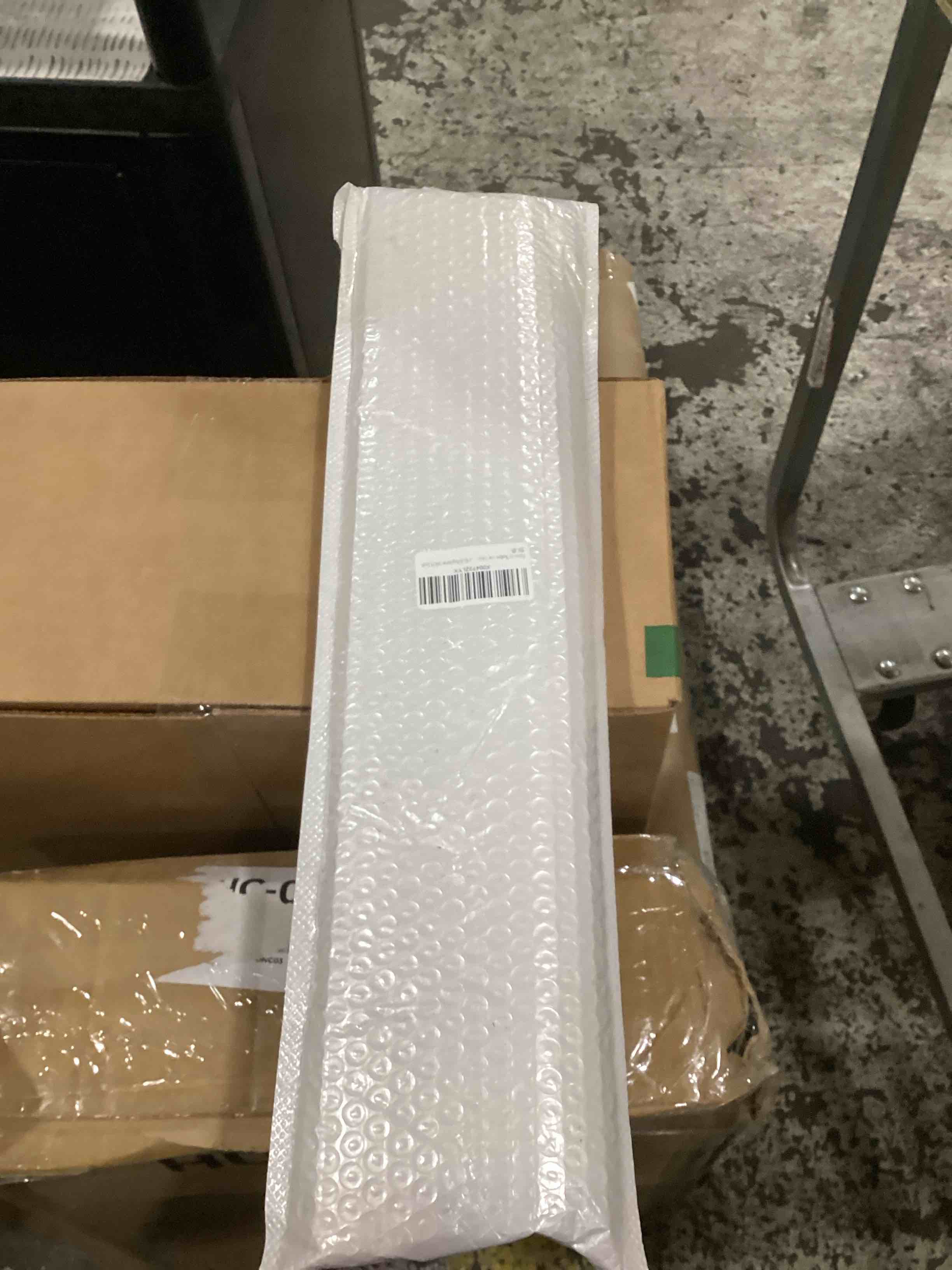 https://s3.amazonaws.com/lotting-images-prod/bidfta/TEA1466111_1745949915440.jpeg