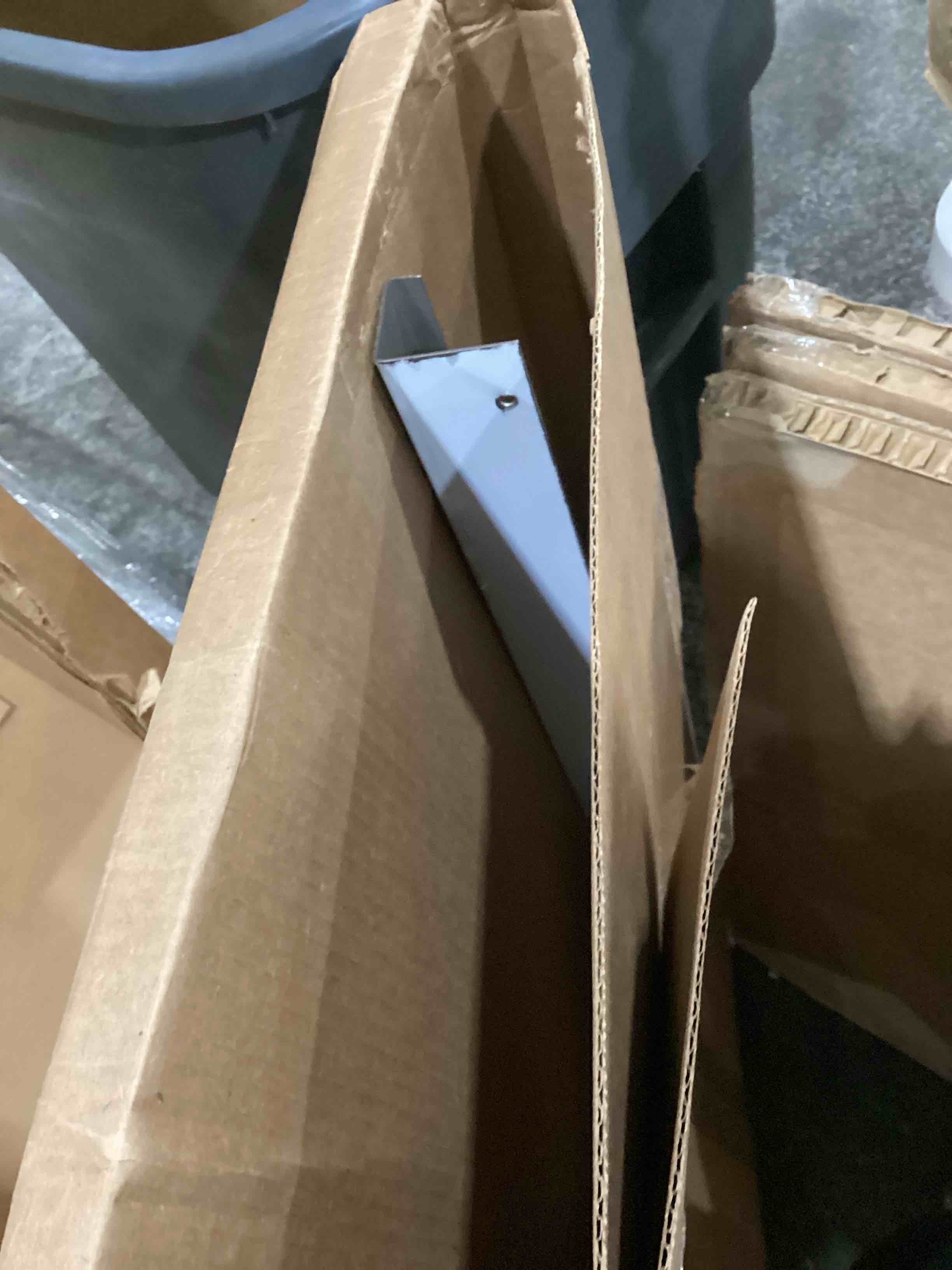 https://s3.amazonaws.com/lotting-images-prod/bidfta/TEA1467802_1746741611791.jpeg