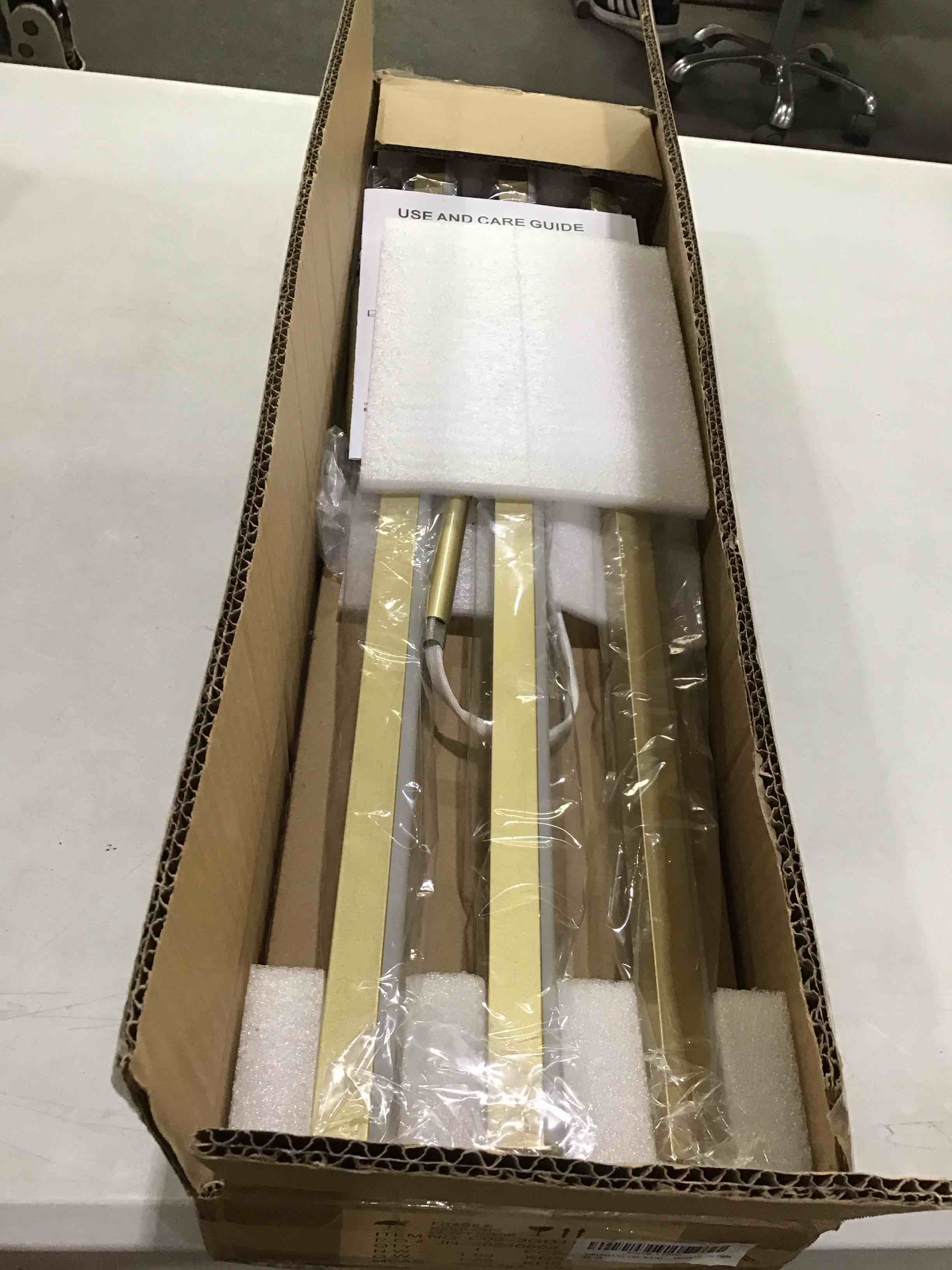https://s3.amazonaws.com/lotting-images-prod/bidfta/TEA1470081_1745509238410.jpeg