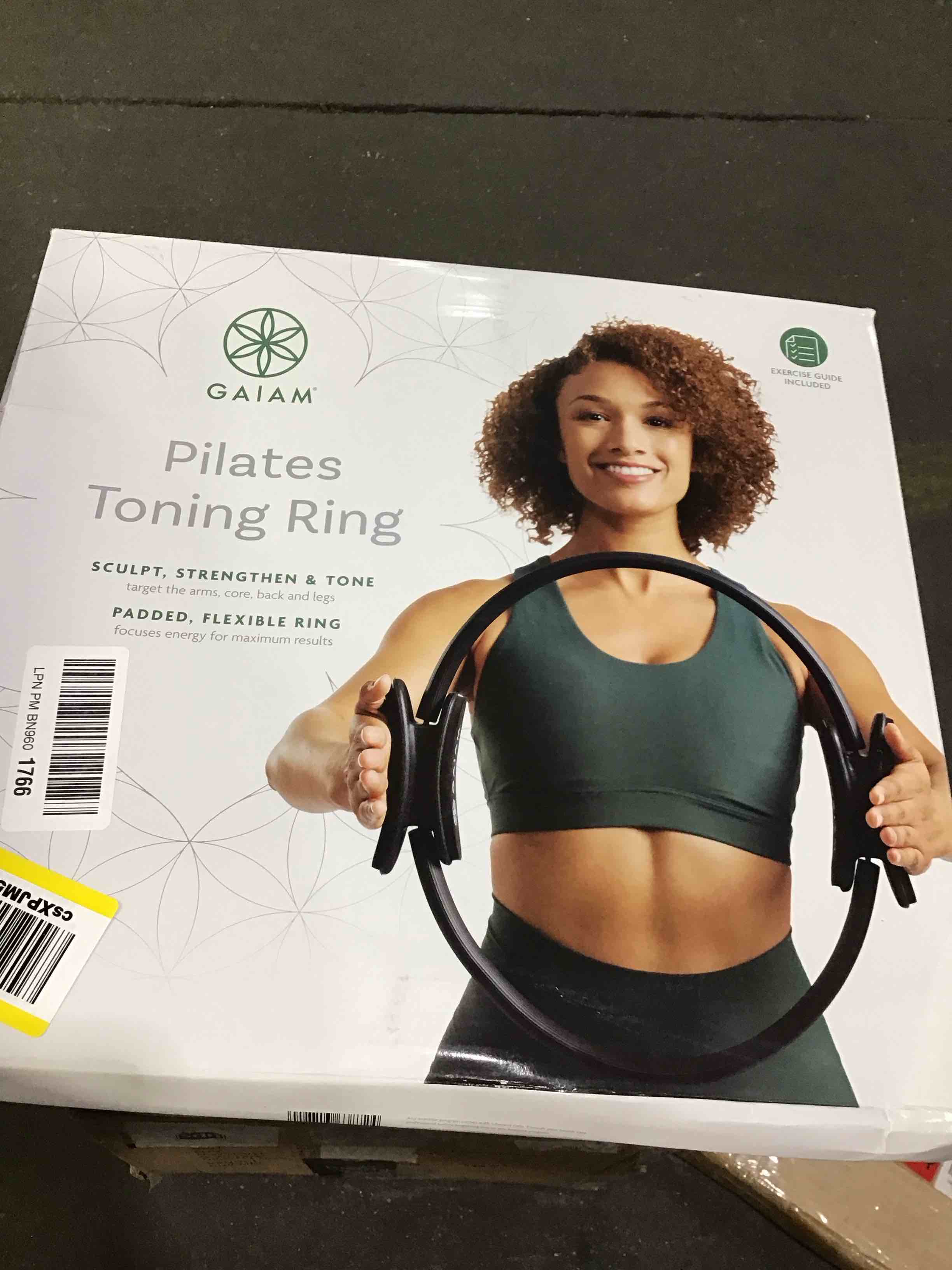 https://s3.amazonaws.com/lotting-images-prod/bidfta/TEA1470991_1746125786091.jpeg