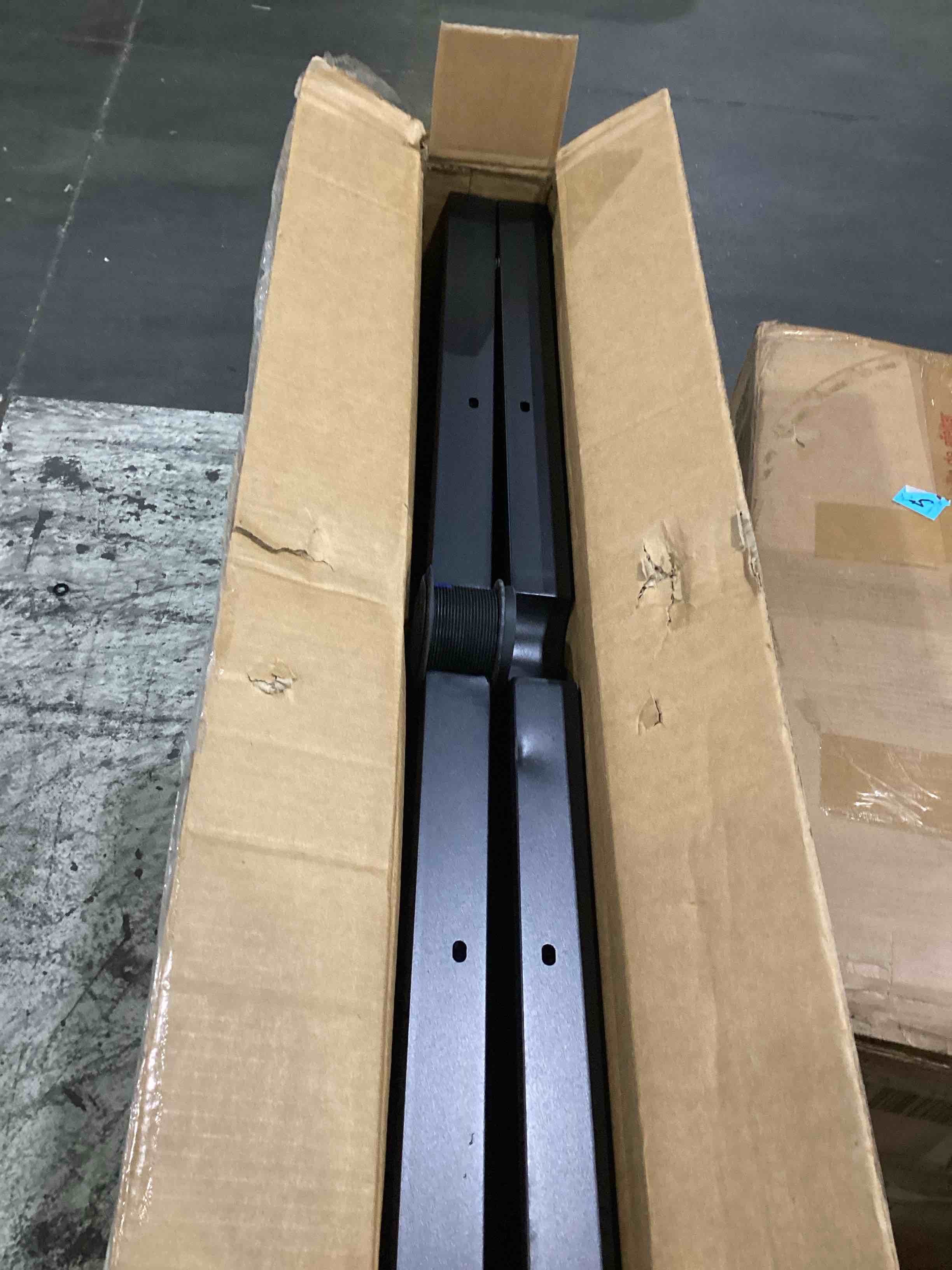 https://s3.amazonaws.com/lotting-images-prod/bidfta/TEA1475279_1750335050119.jpeg