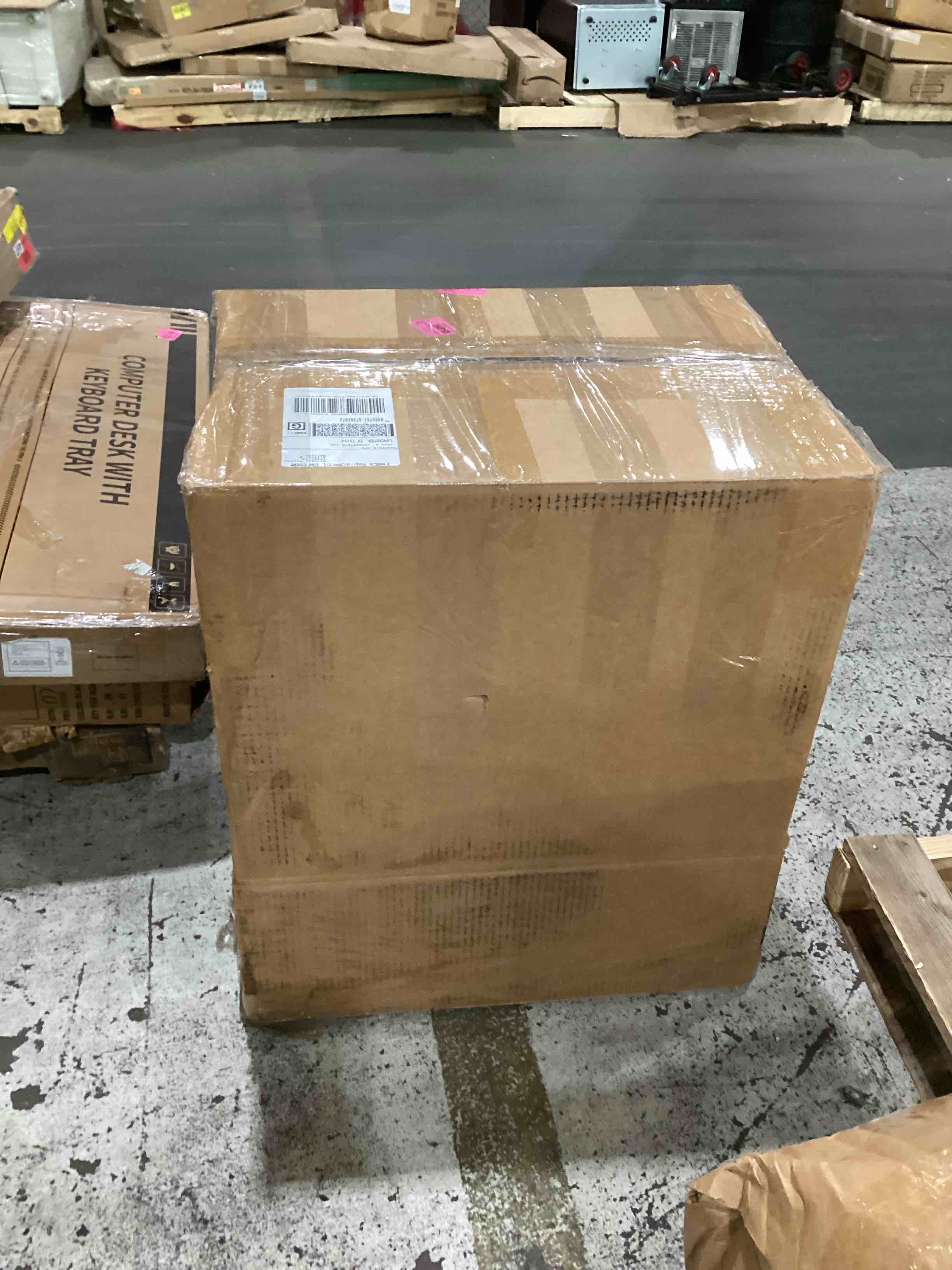 https://s3.amazonaws.com/lotting-images-prod/bidfta/TEA1475680_1750856346604.jpeg