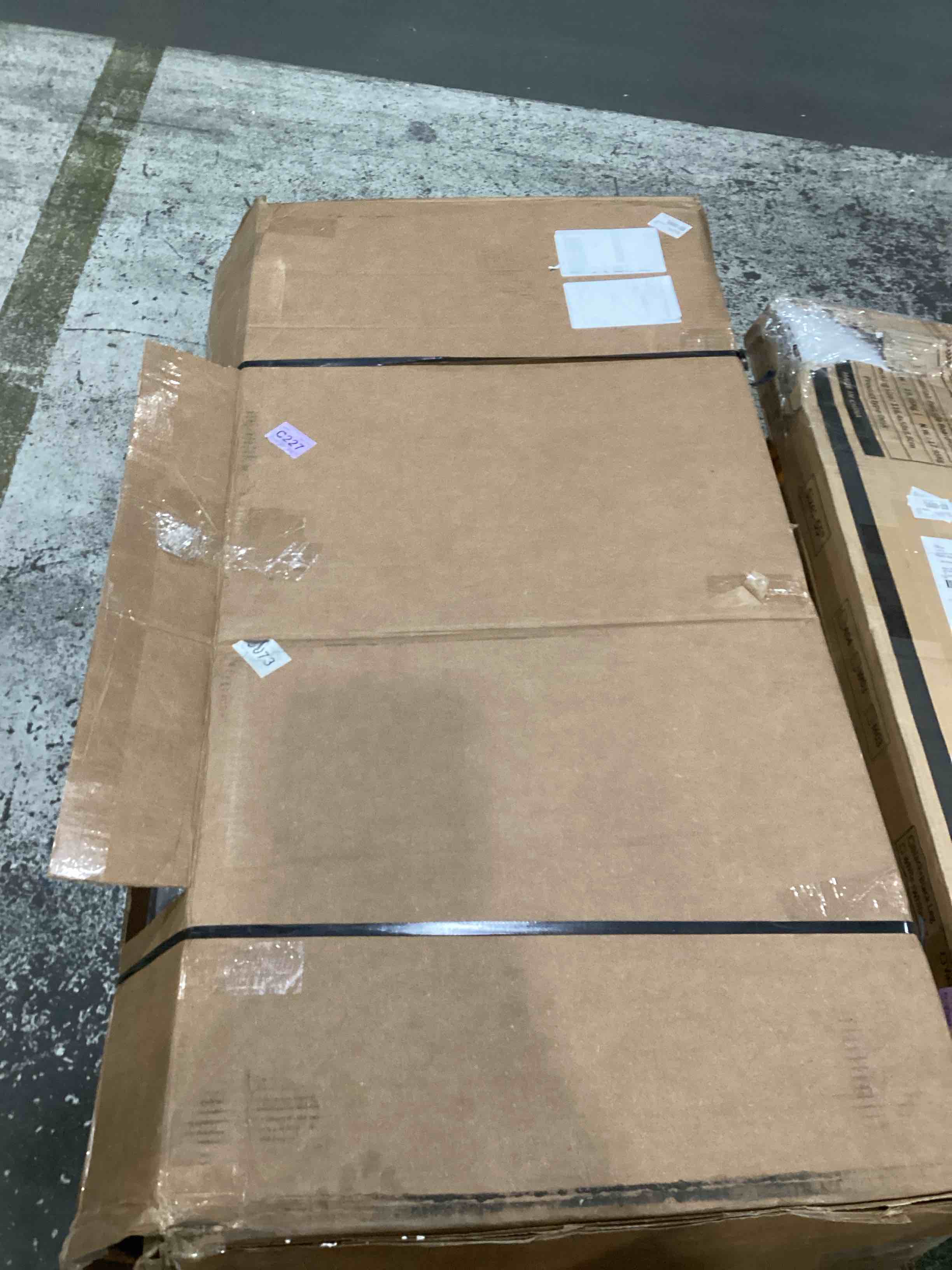 https://s3.amazonaws.com/lotting-images-prod/bidfta/TEA1475706_1750861735017.jpeg