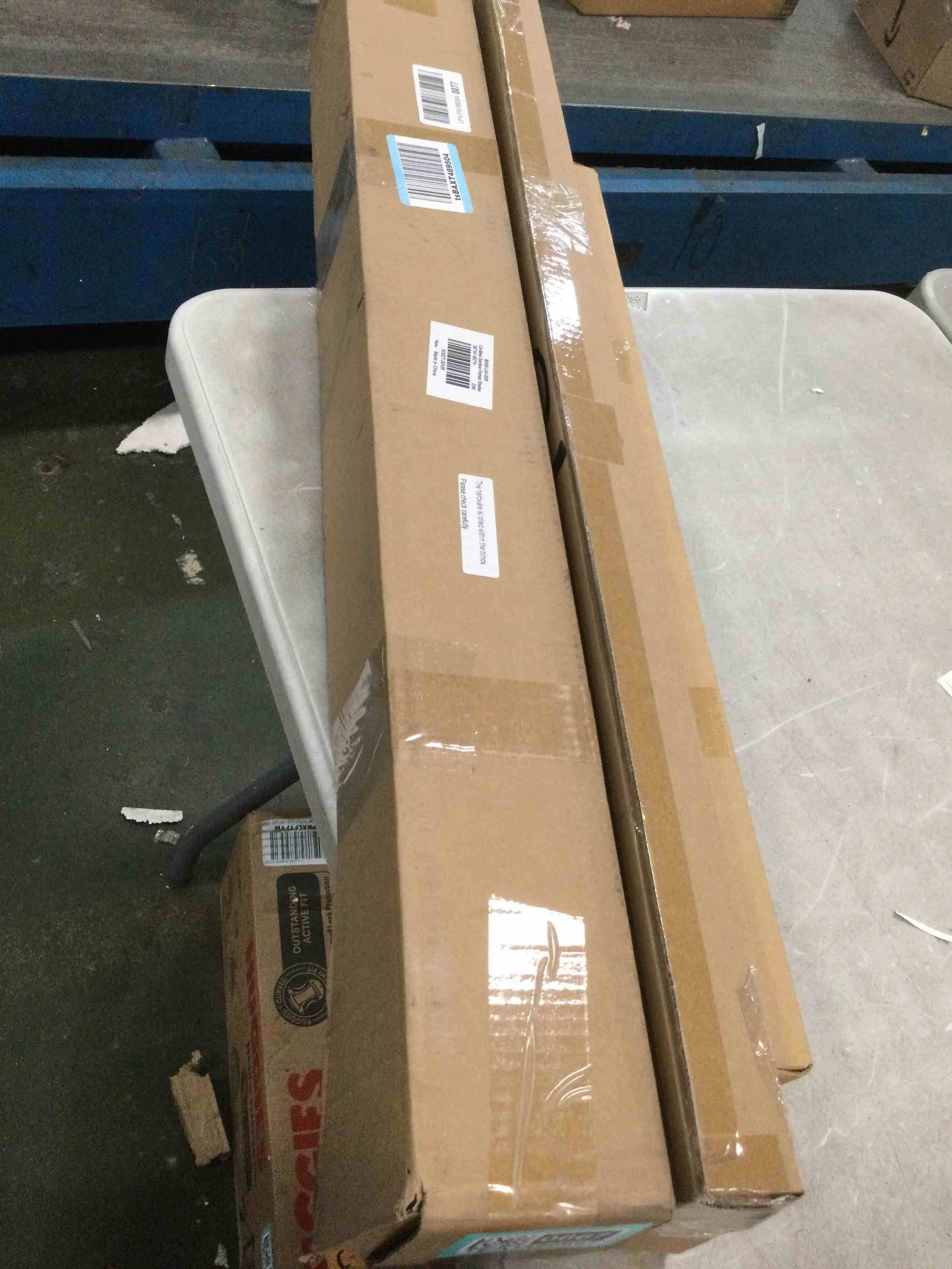 https://s3.amazonaws.com/lotting-images-prod/bidfta/TEA1480667_1733416013655.jpeg