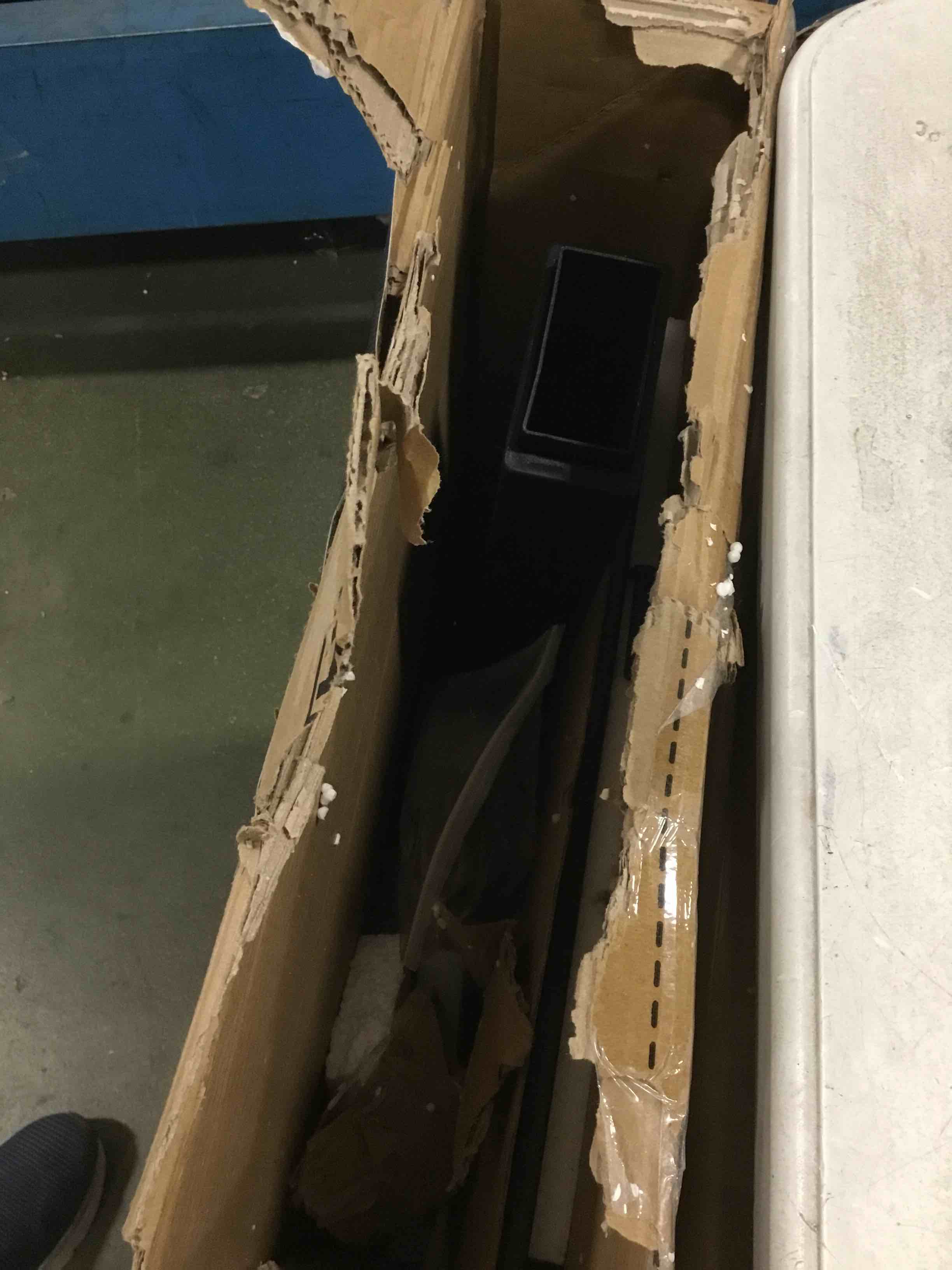 https://s3.amazonaws.com/lotting-images-prod/bidfta/TEA1481829_1733935115429.jpeg