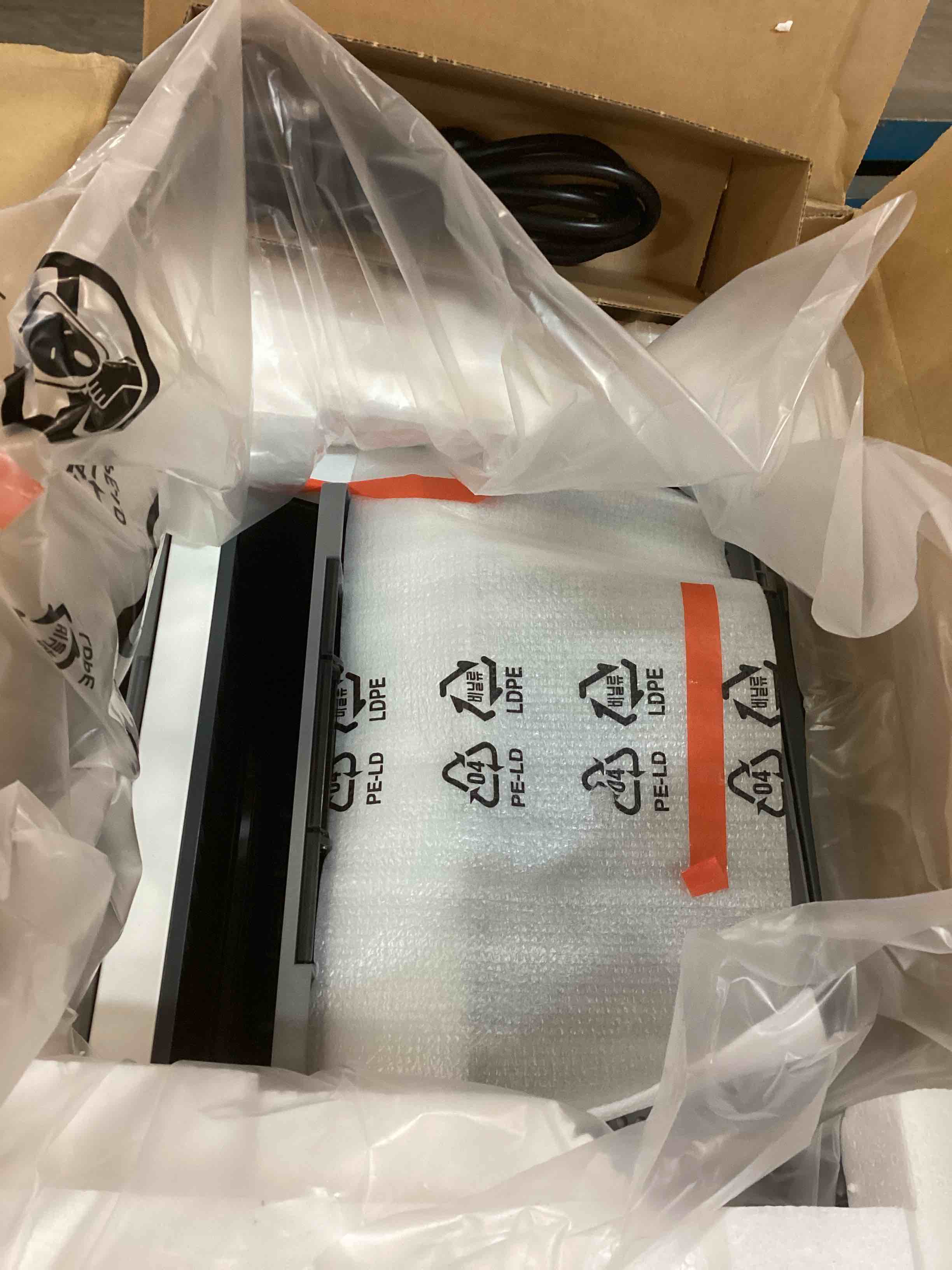 https://s3.amazonaws.com/lotting-images-prod/bidfta/TEA1486023_1734461026050.jpeg