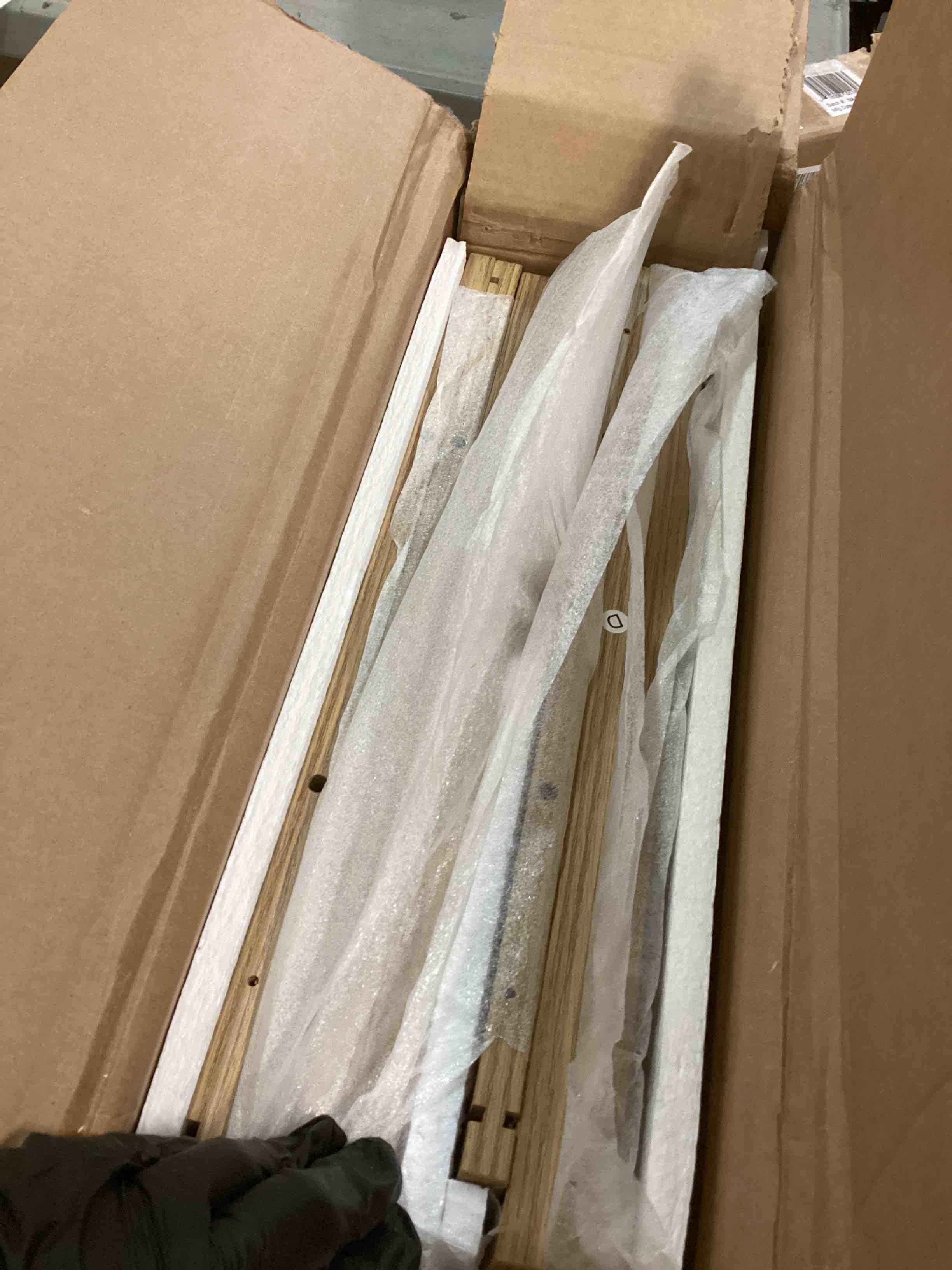 https://s3.amazonaws.com/lotting-images-prod/bidfta/TEA1486388_1734626016018.jpeg