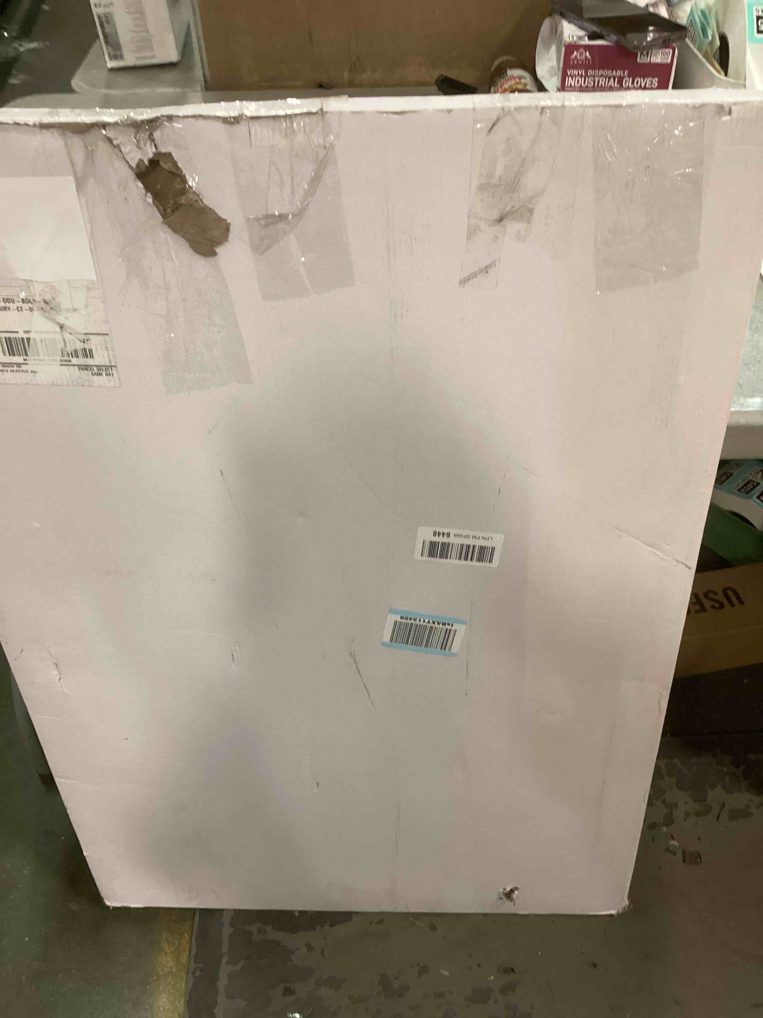 https://s3.amazonaws.com/lotting-images-prod/bidfta/TEA1486438_1734634686516.jpeg