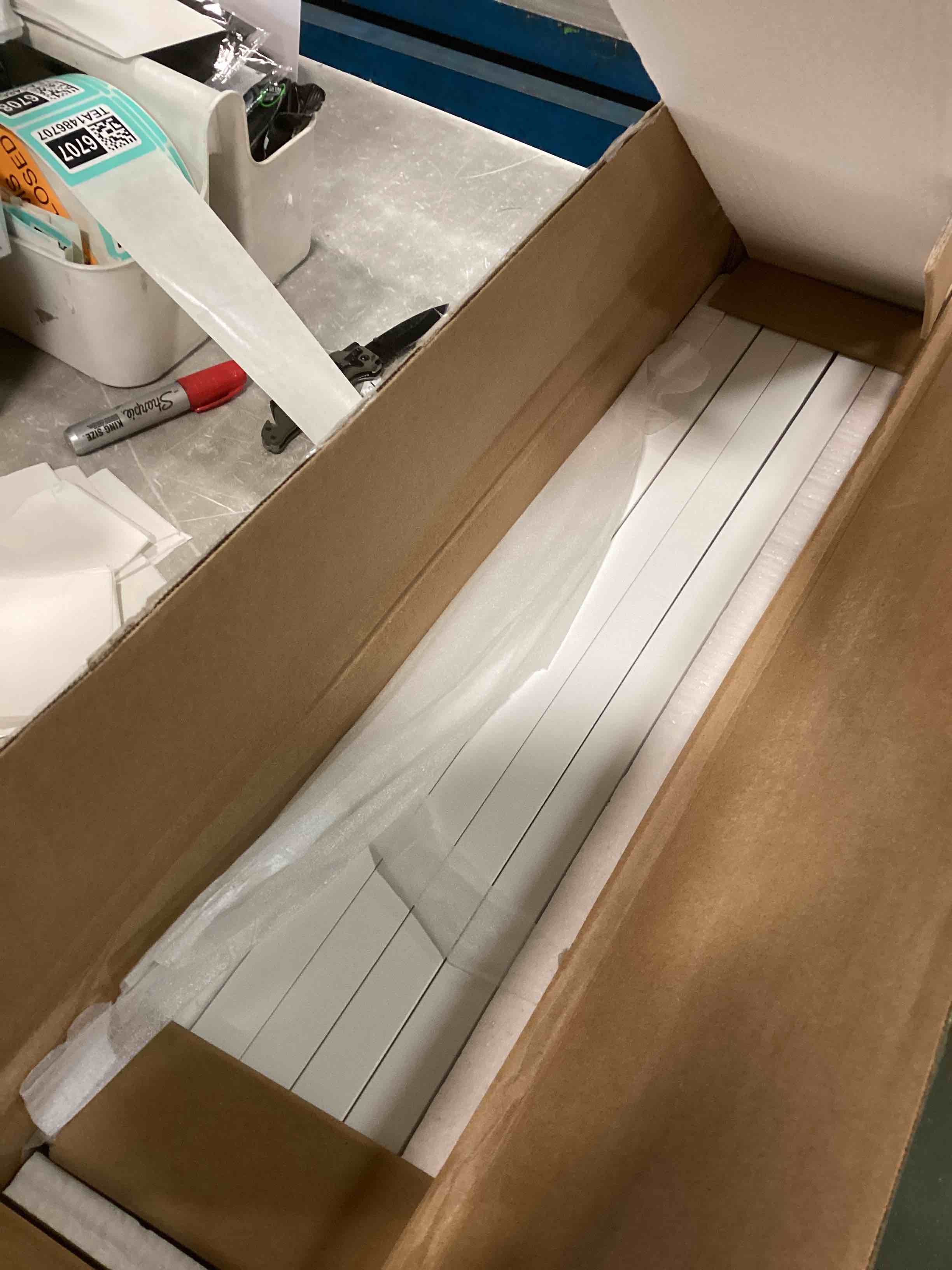 https://s3.amazonaws.com/lotting-images-prod/bidfta/TEA1486707_1734787707150.jpeg