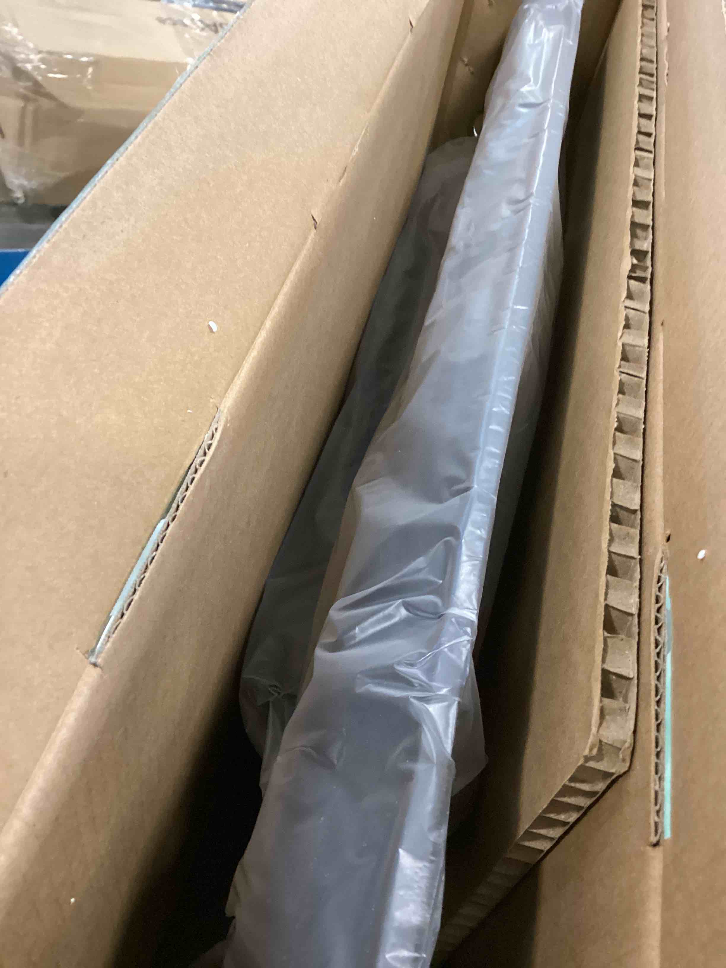 https://s3.amazonaws.com/lotting-images-prod/bidfta/TEA1487616_1735835871268.jpeg