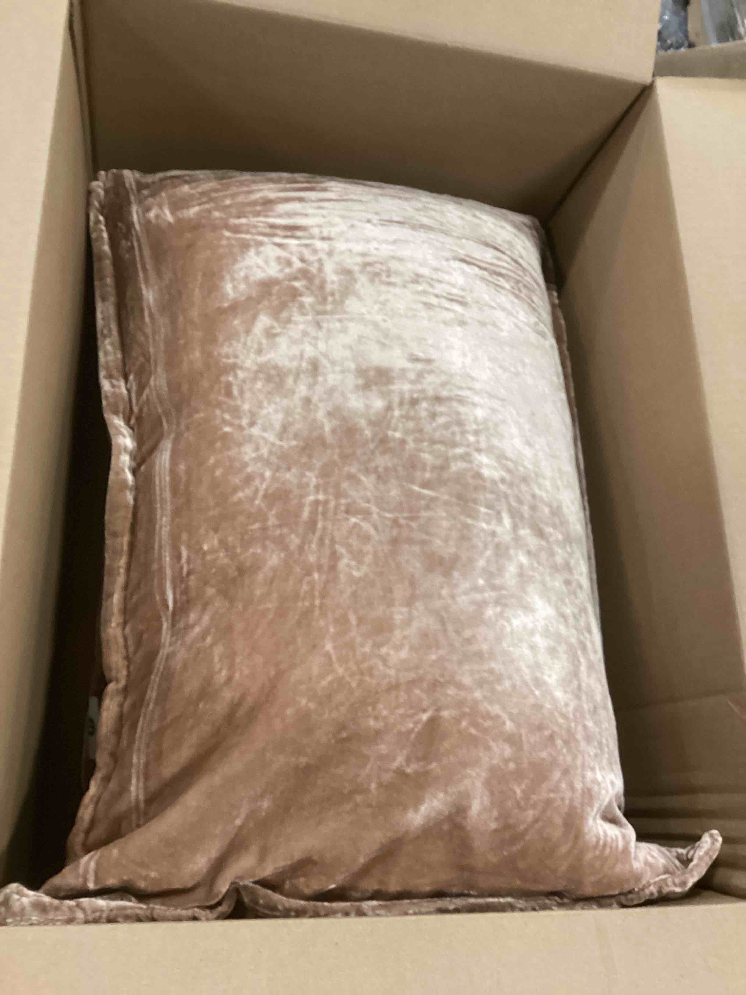 https://s3.amazonaws.com/lotting-images-prod/bidfta/TEA1487985_1736001384814.jpeg