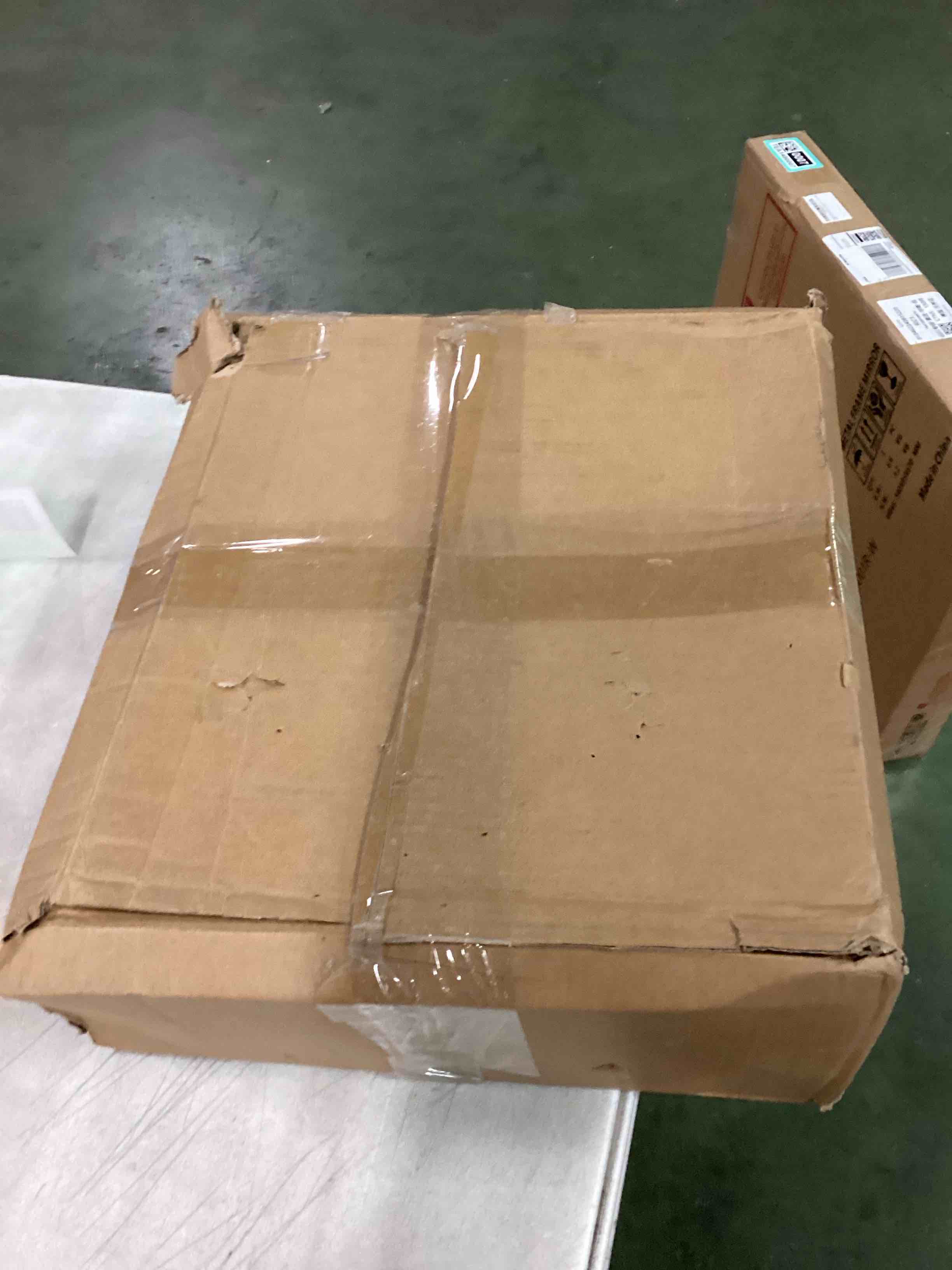 https://s3.amazonaws.com/lotting-images-prod/bidfta/TEA1490011_1734710821539.jpeg