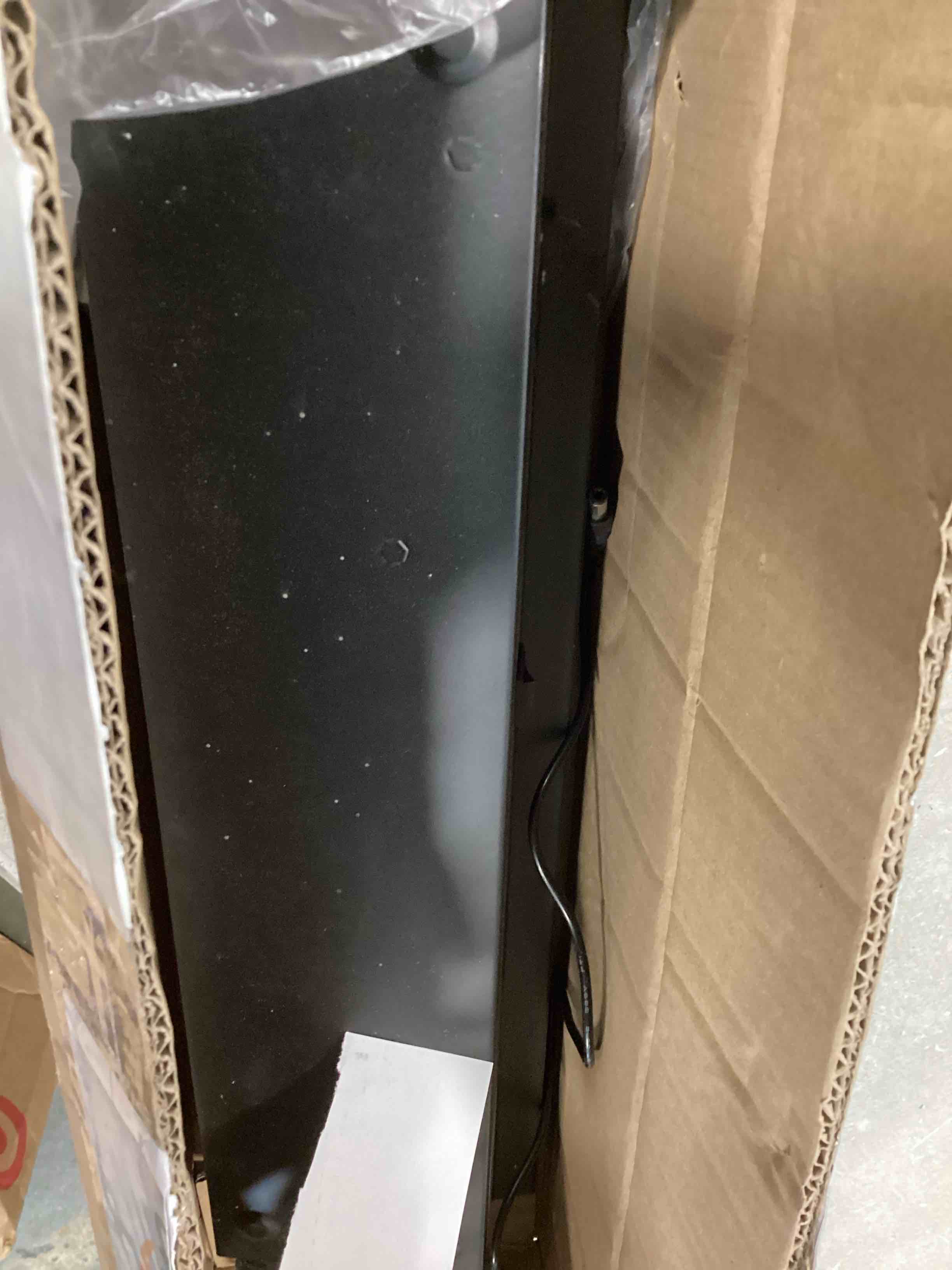 https://s3.amazonaws.com/lotting-images-prod/bidfta/TEA1490475_1735682981263.jpeg