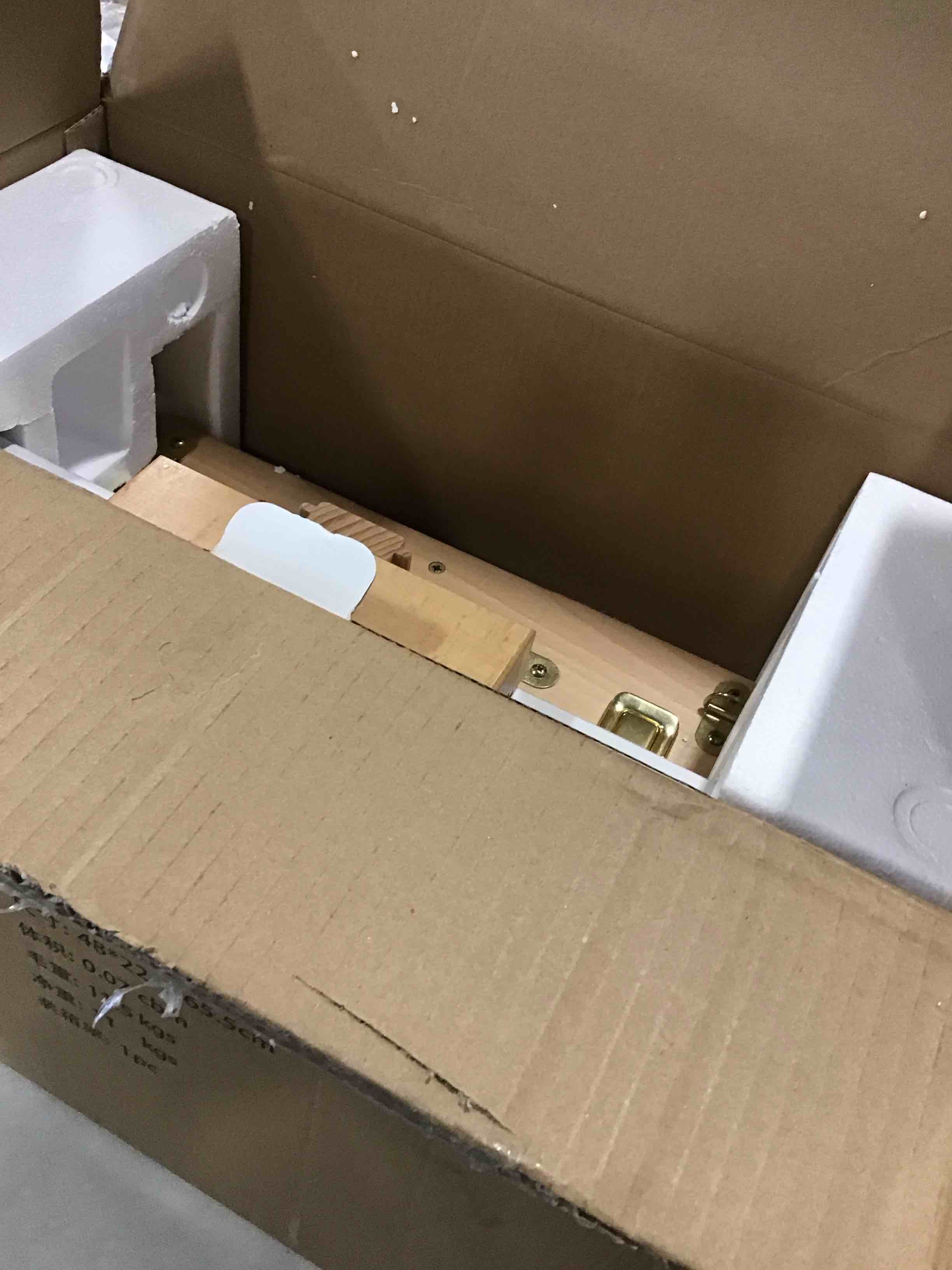 https://s3.amazonaws.com/lotting-images-prod/bidfta/TEA1491030_1736782624486.jpeg