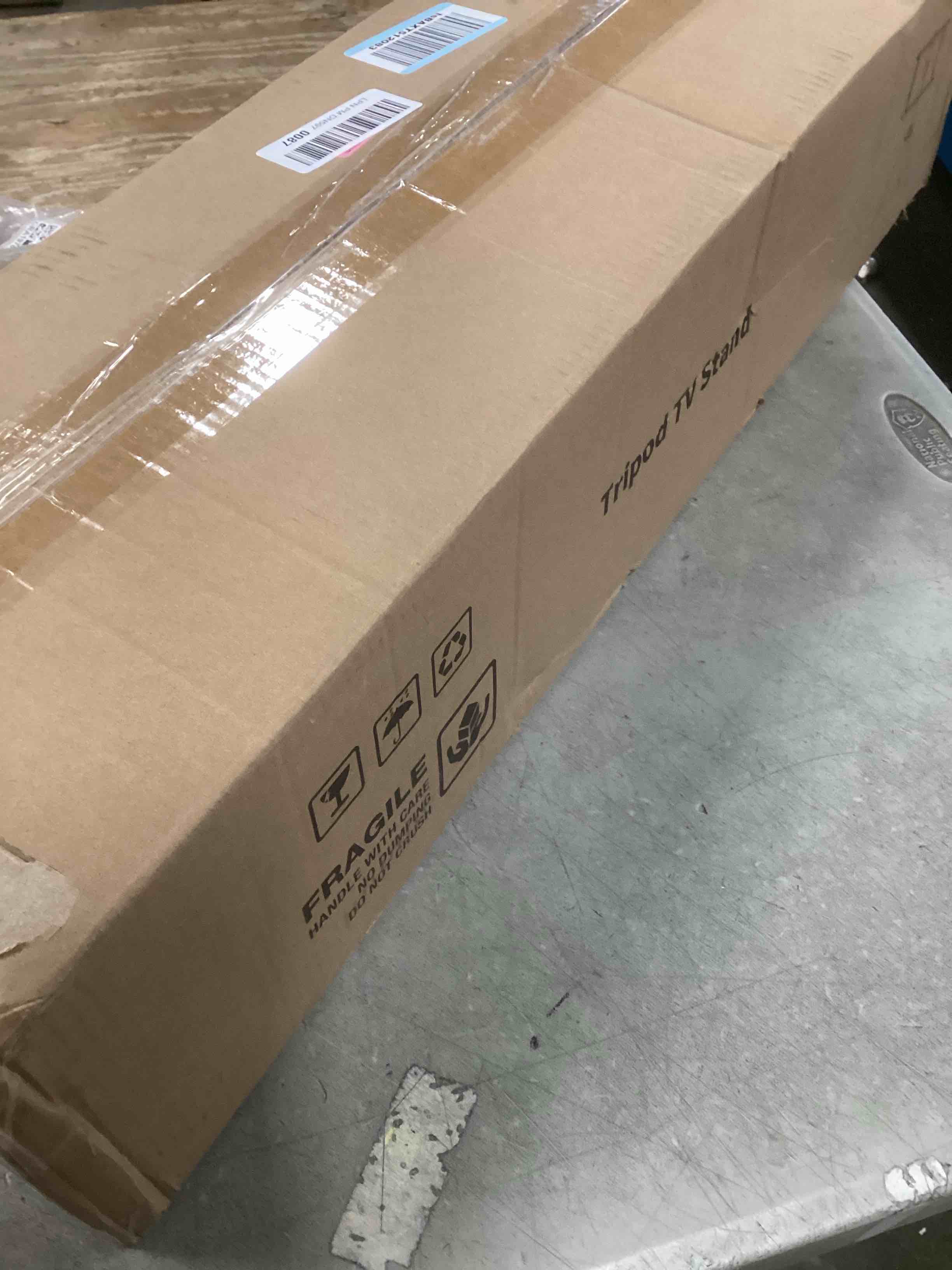 https://s3.amazonaws.com/lotting-images-prod/bidfta/TEA1491276_1736954763418.jpeg
