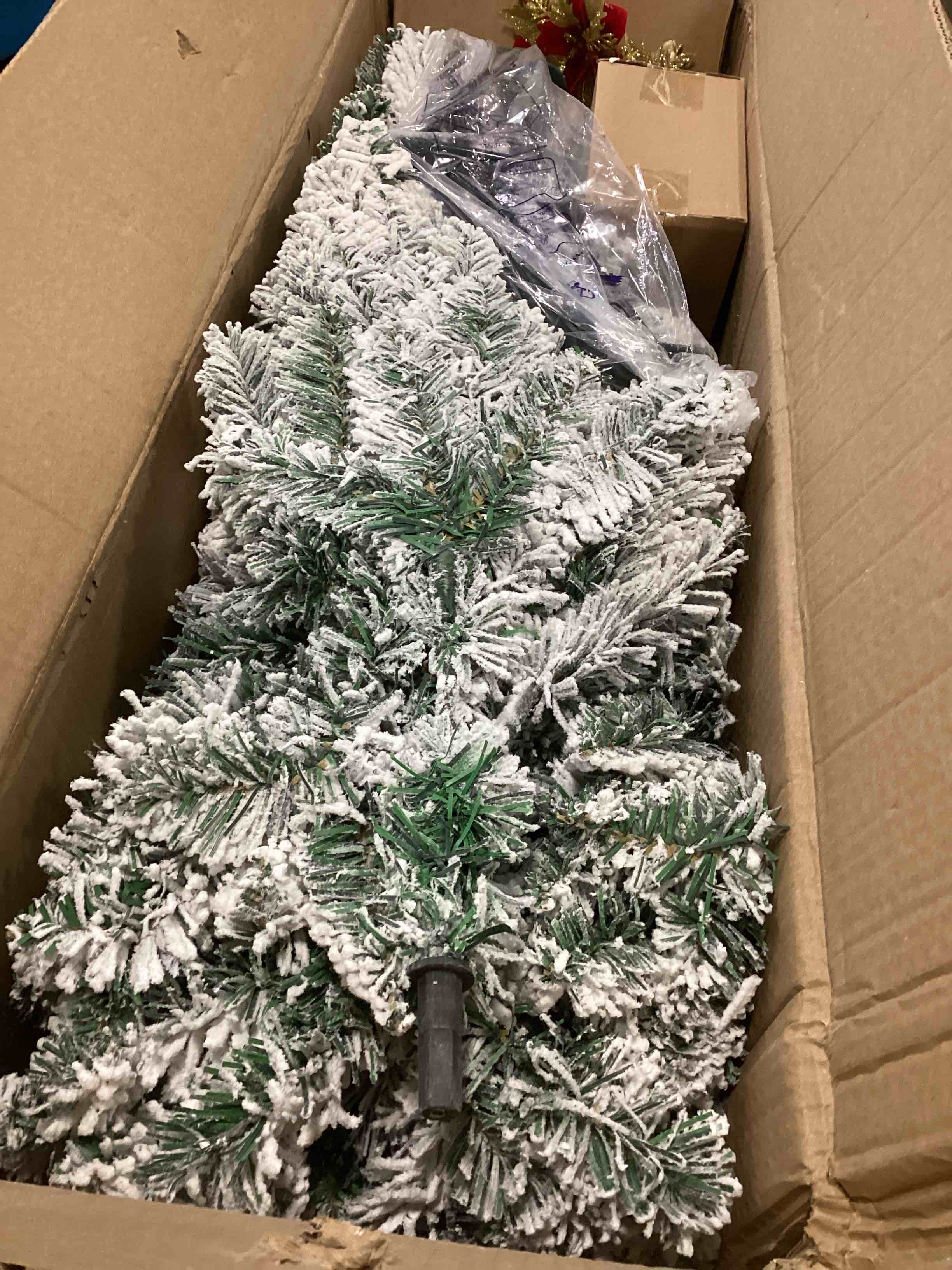 https://s3.amazonaws.com/lotting-images-prod/bidfta/TEA1491677_1737139841290.jpeg