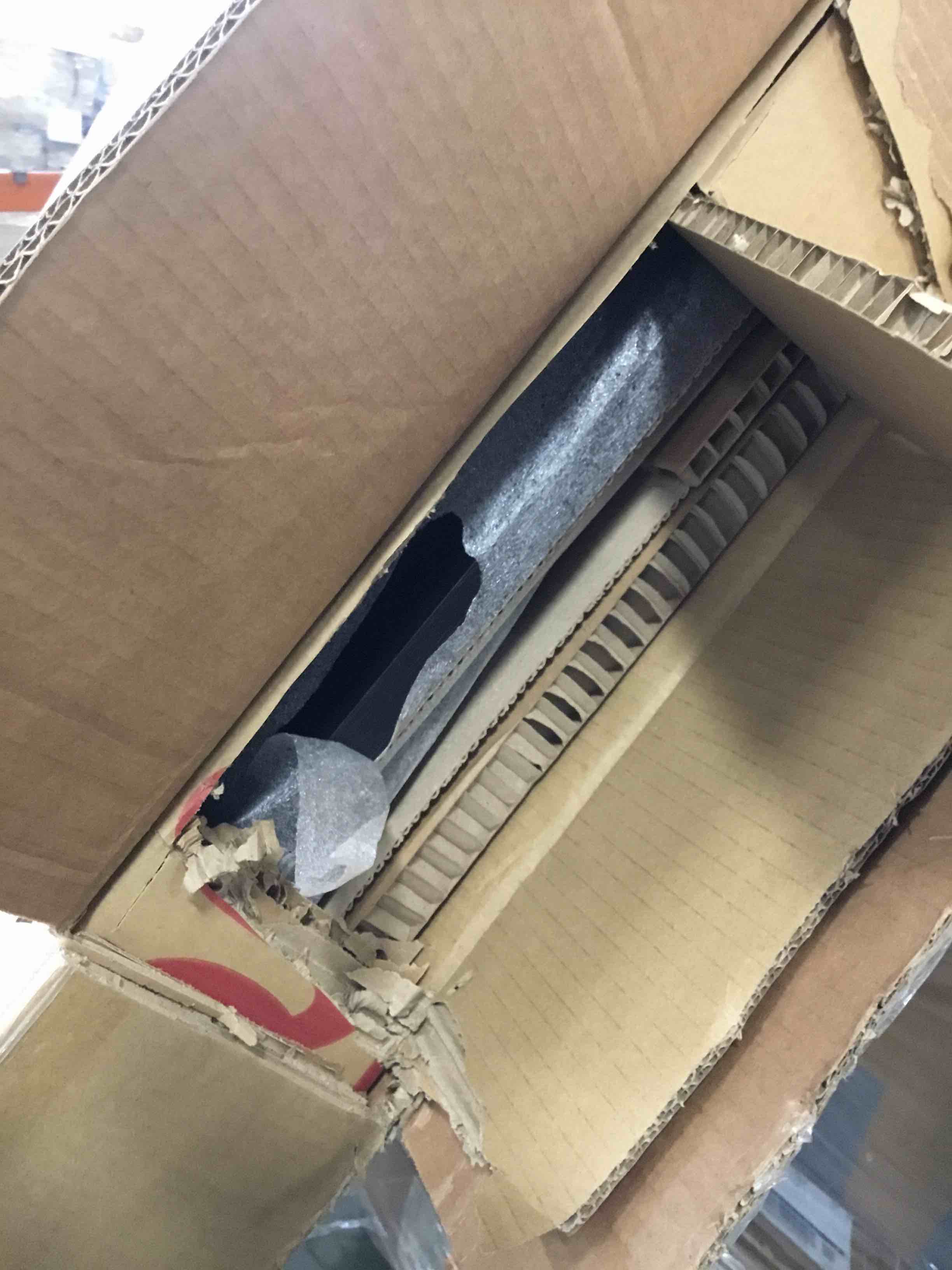 https://s3.amazonaws.com/lotting-images-prod/bidfta/TEA1493665_1736345918812.jpeg
