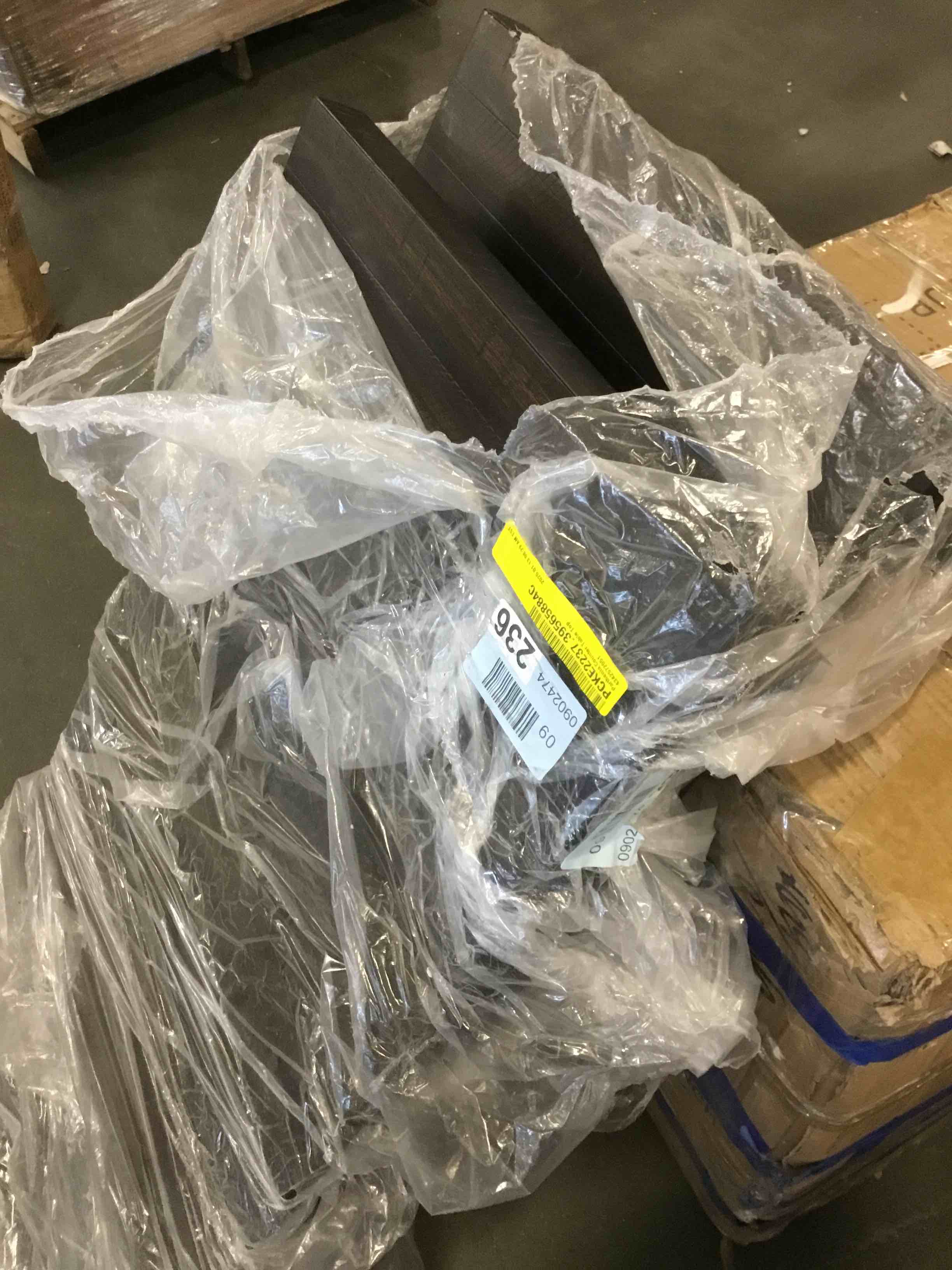https://s3.amazonaws.com/lotting-images-prod/bidfta/TEA1494968_1737737112500.jpeg