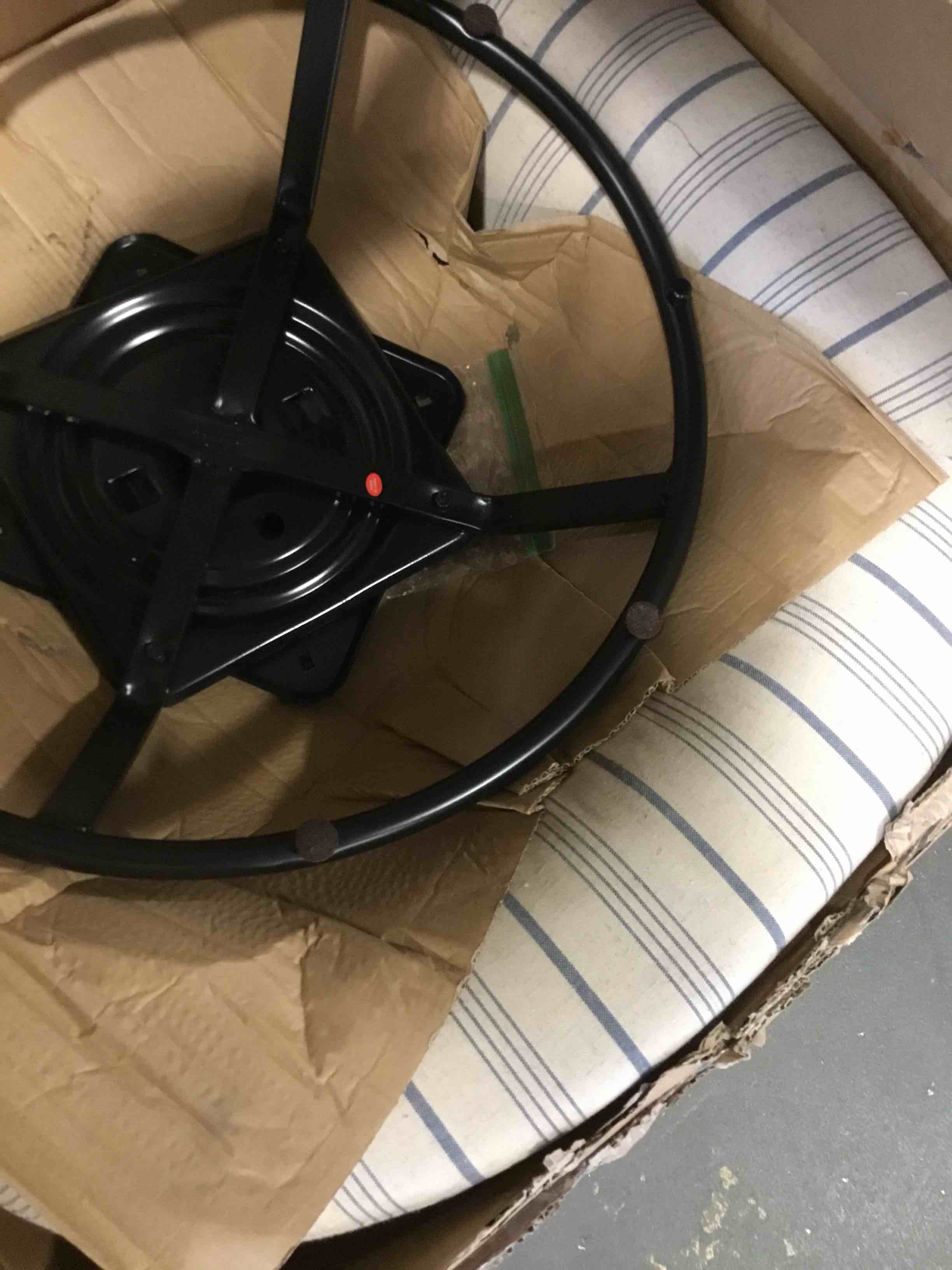 https://s3.amazonaws.com/lotting-images-prod/bidfta/TEA1494971_1737737933138.jpeg