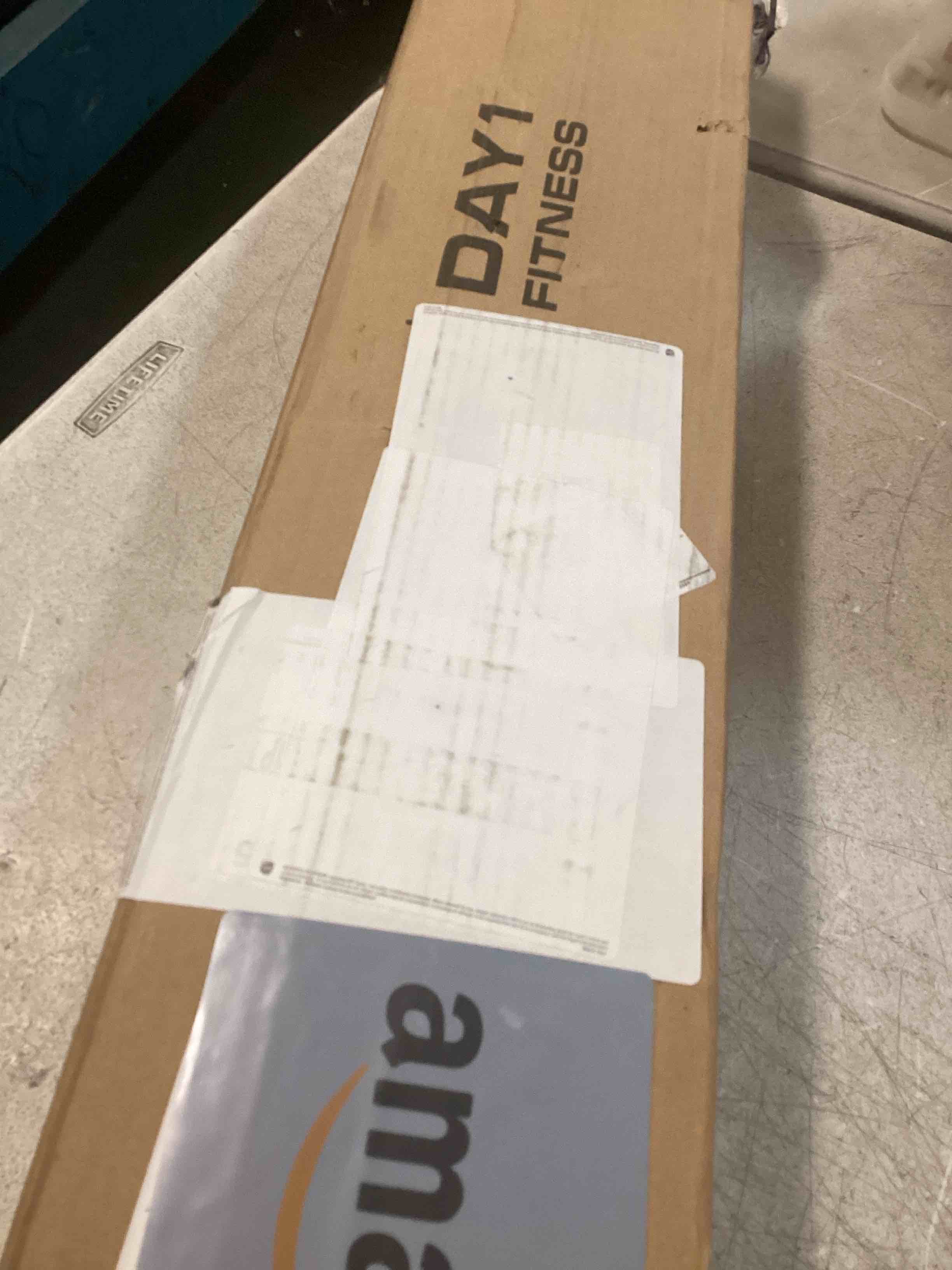 https://s3.amazonaws.com/lotting-images-prod/bidfta/TEA1497657_1734553383265.jpeg