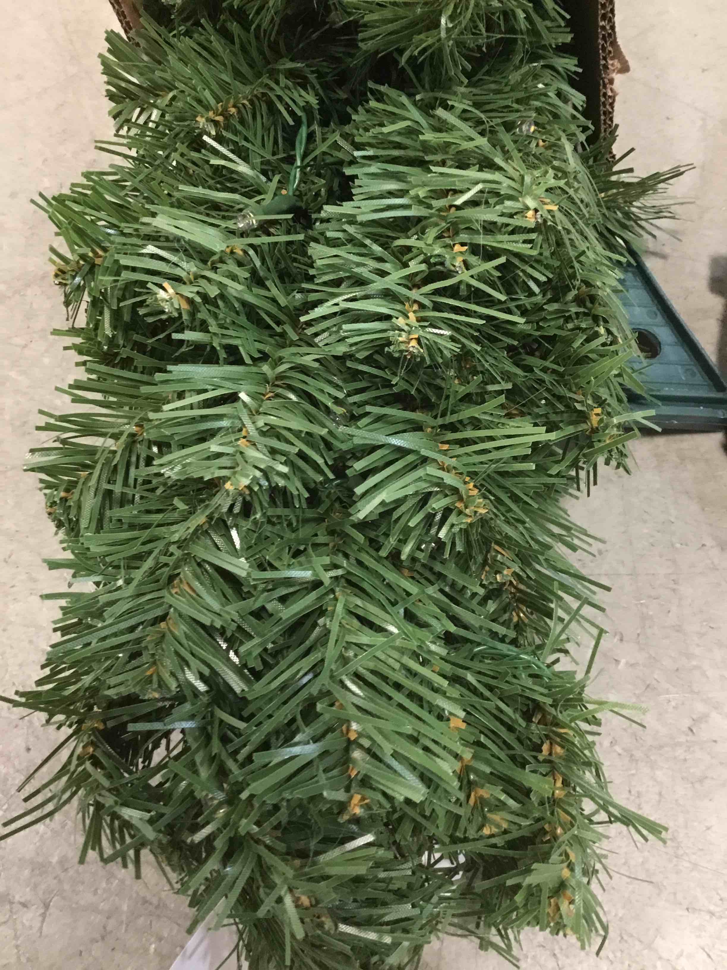 https://s3.amazonaws.com/lotting-images-prod/bidfta/TEA1498399_1733432371200.jpeg