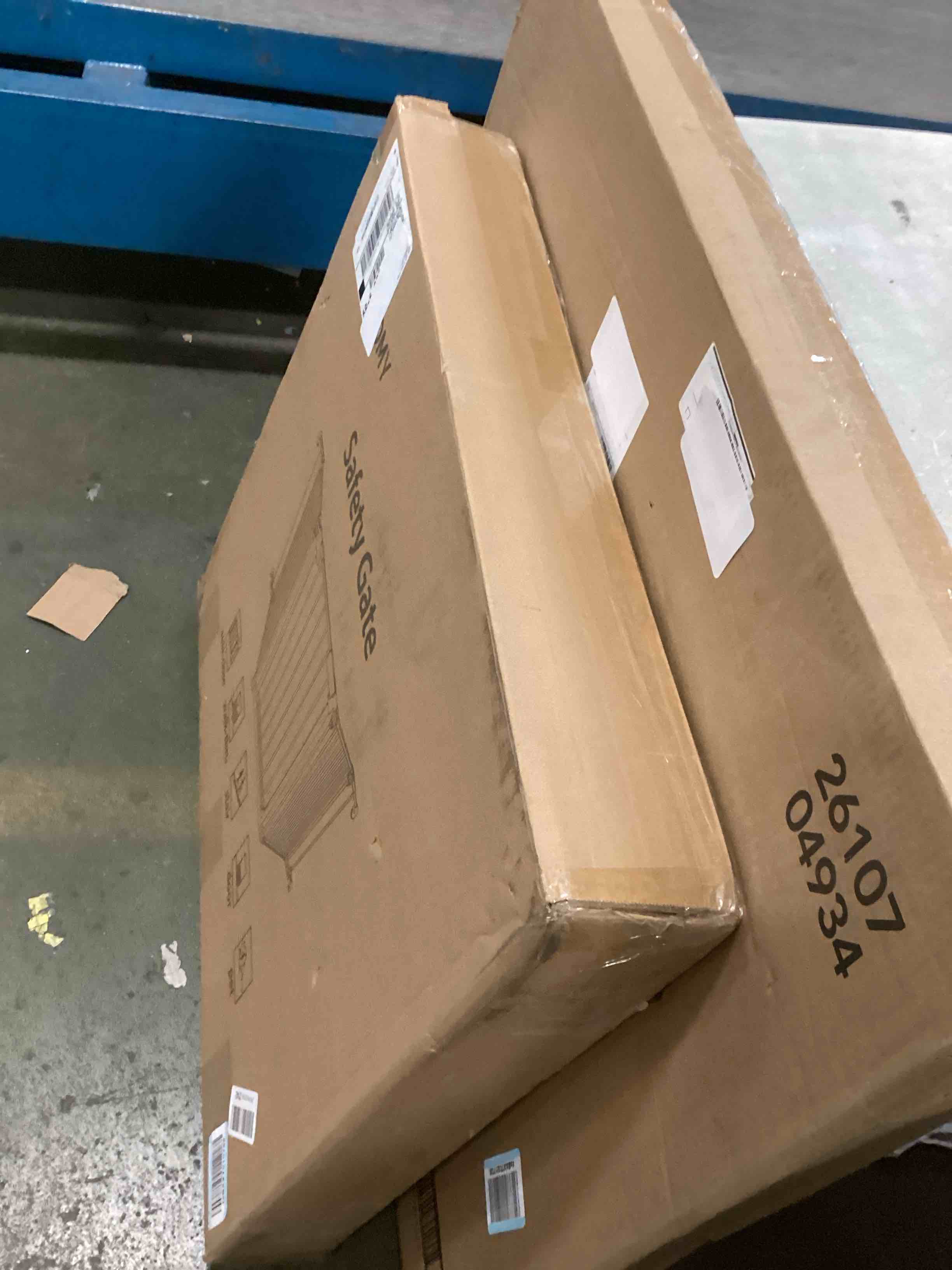 https://s3.amazonaws.com/lotting-images-prod/bidfta/TEA1499691_1733983608823.jpeg