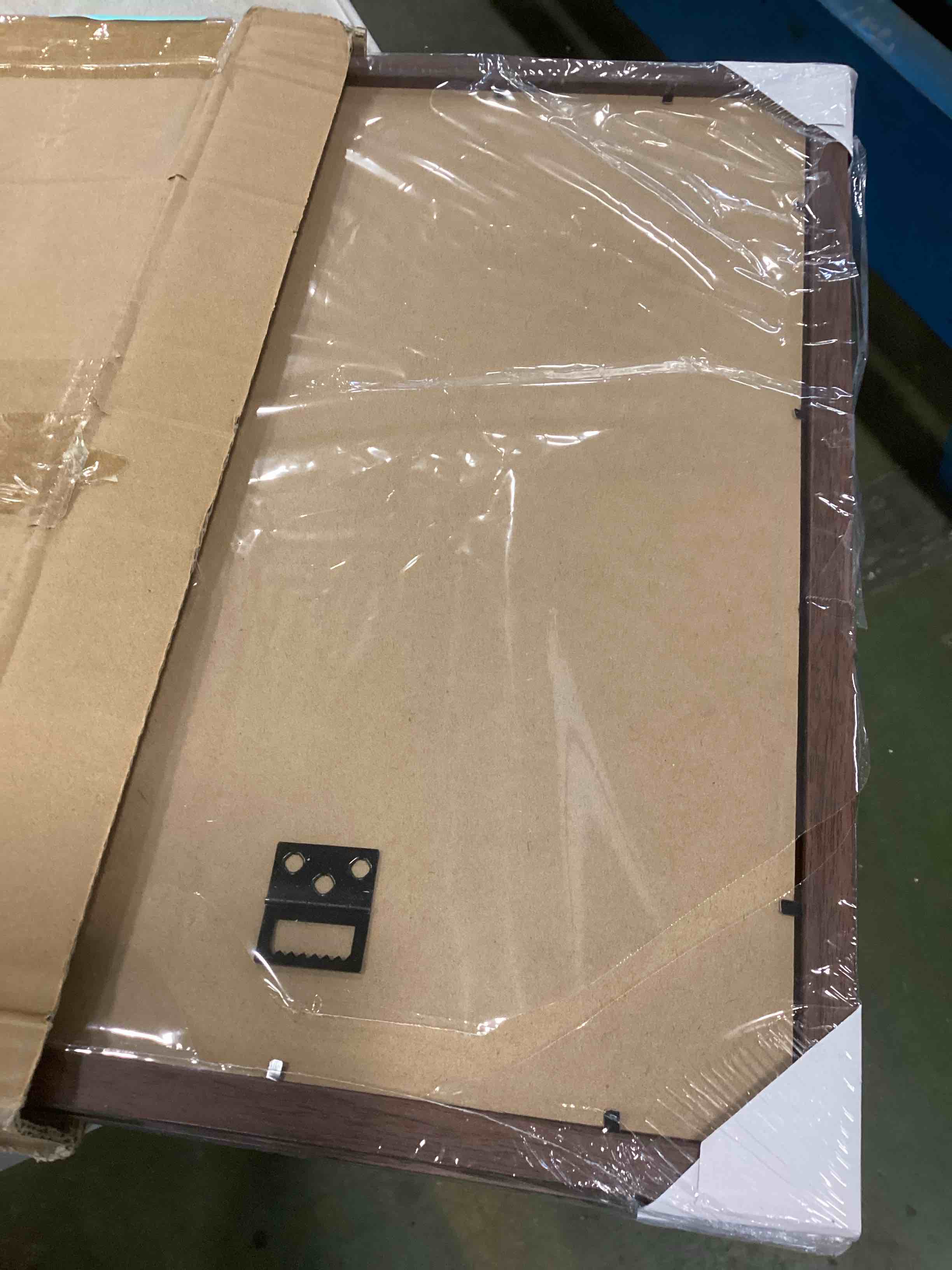 https://s3.amazonaws.com/lotting-images-prod/bidfta/TEA1499788_1734020899514.jpeg