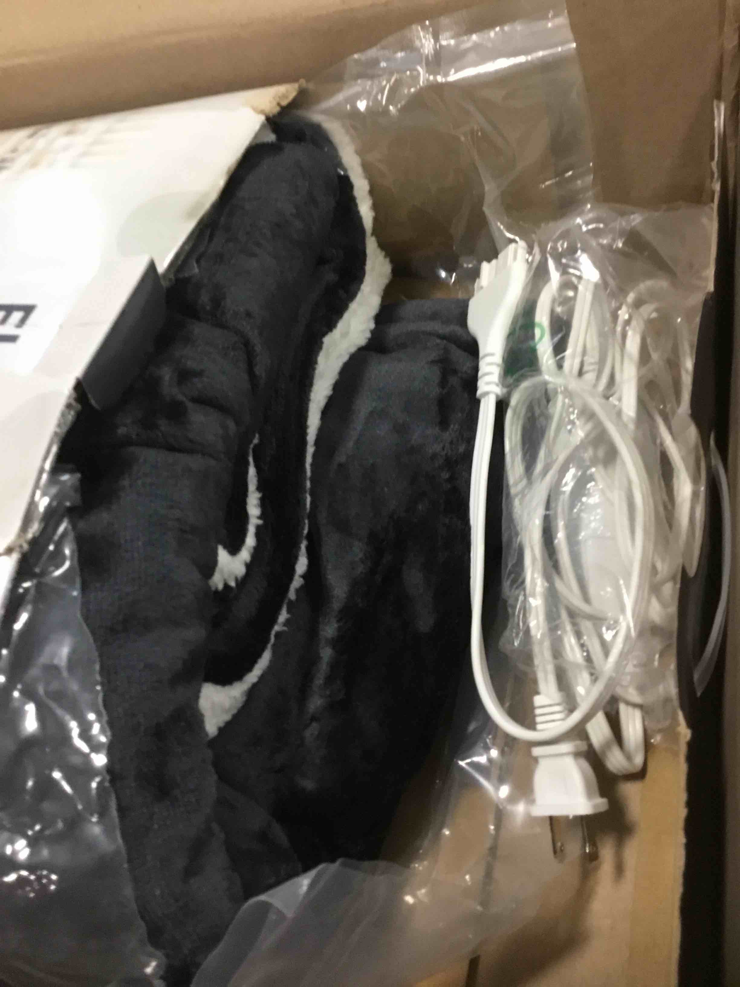 https://s3.amazonaws.com/lotting-images-prod/bidfta/TEA1500294_1734146750414.jpeg