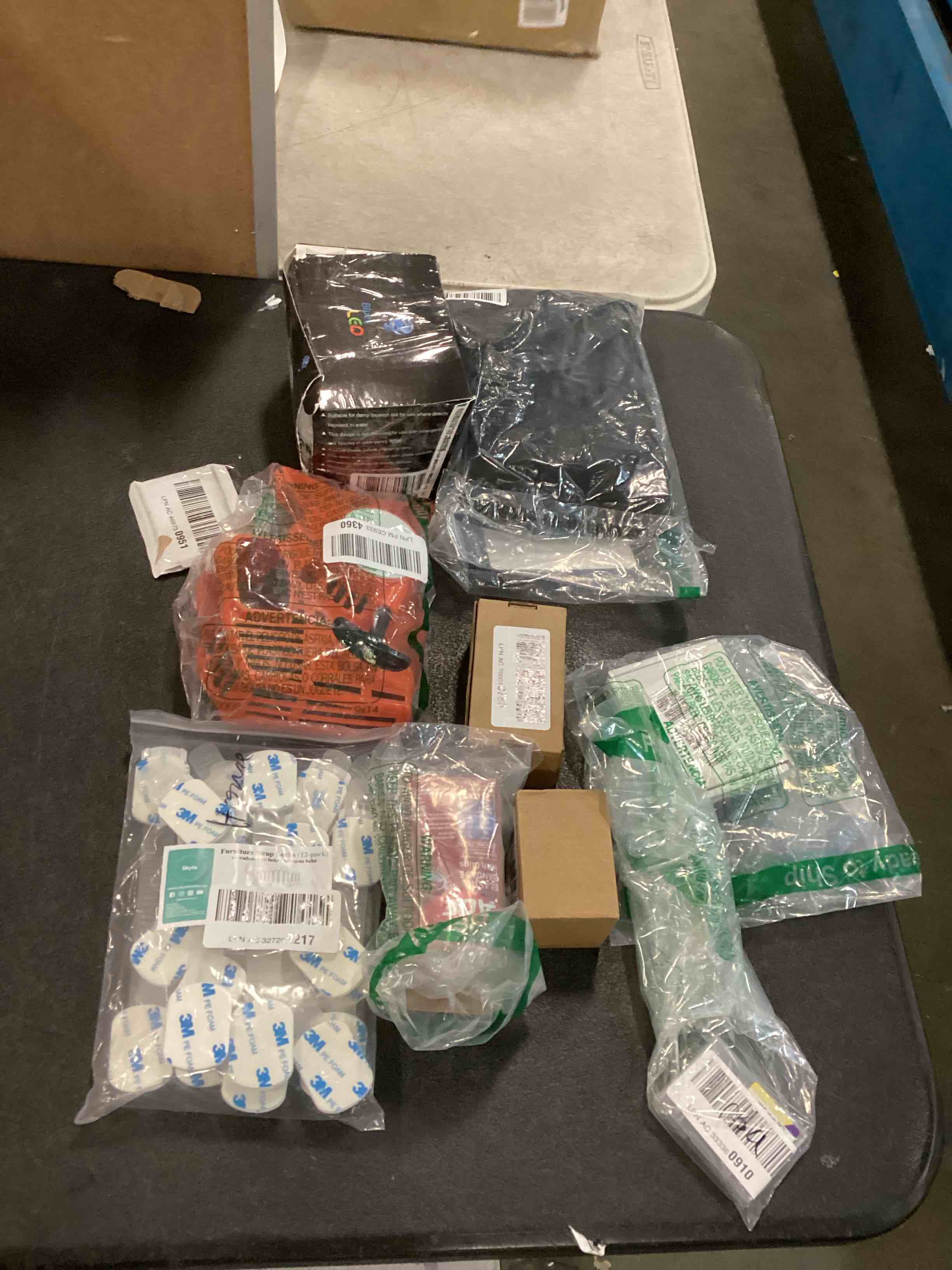 https://s3.amazonaws.com/lotting-images-prod/bidfta/TEA1501125_1733198017229.jpeg